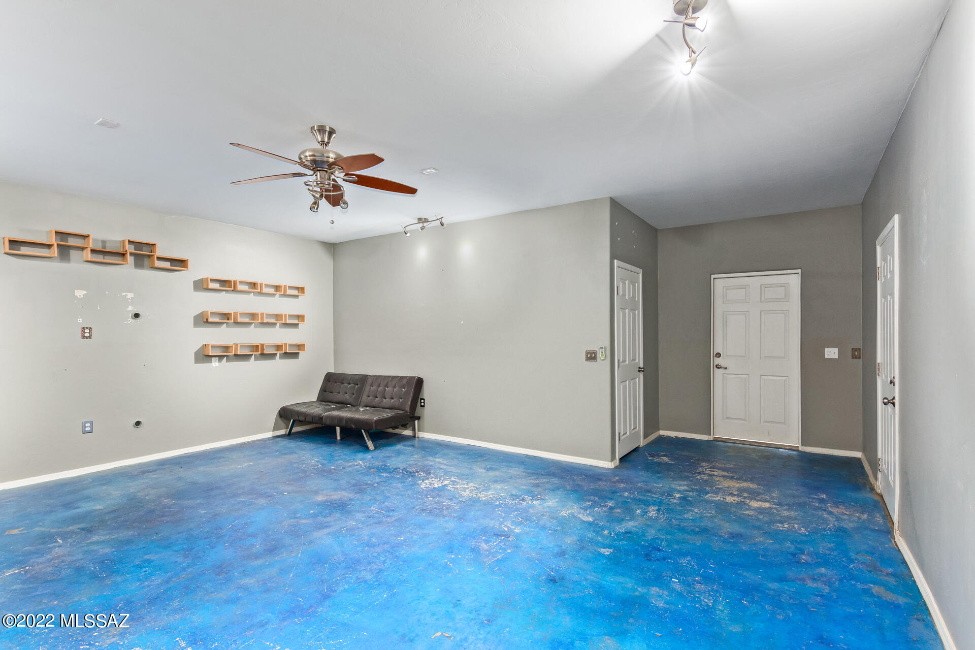 7611 W Illinois Street