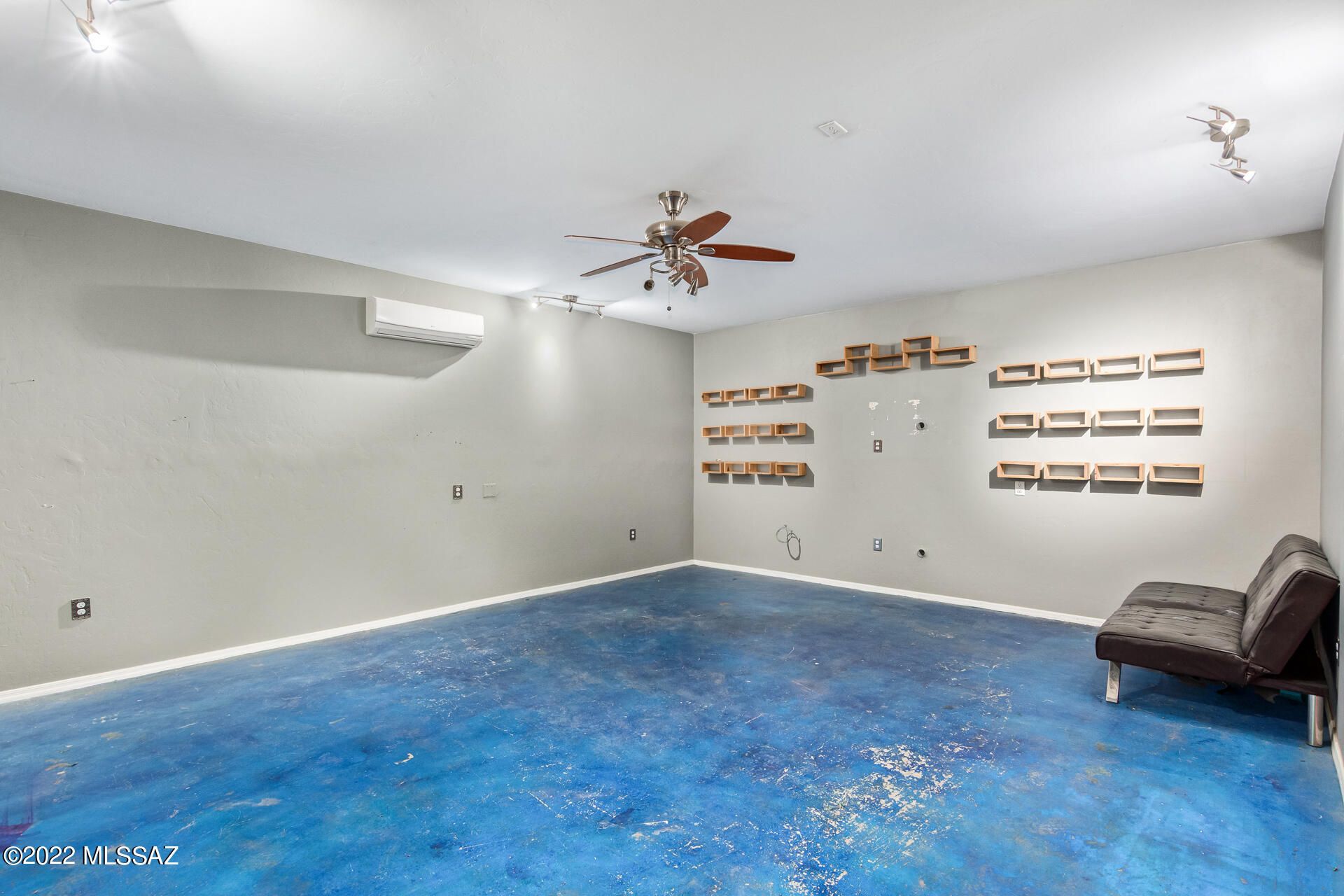 7611 W Illinois Street