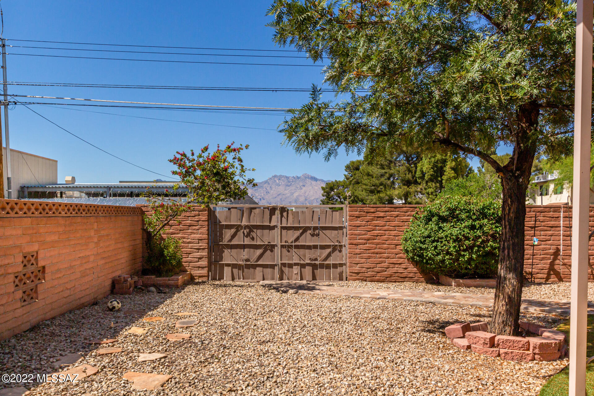 6325 E Calle Bellatrix