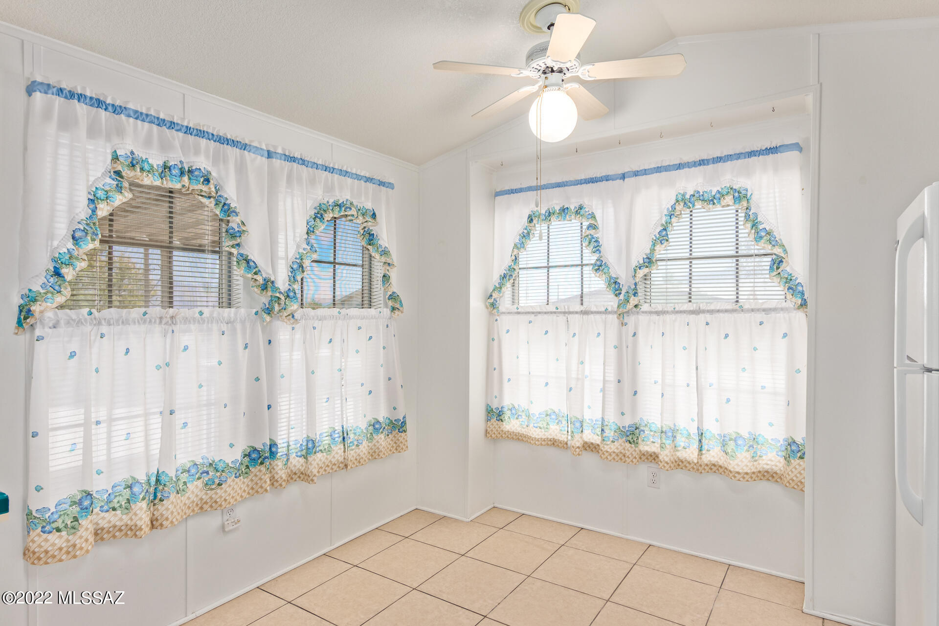 3752 S John Hay Avenue