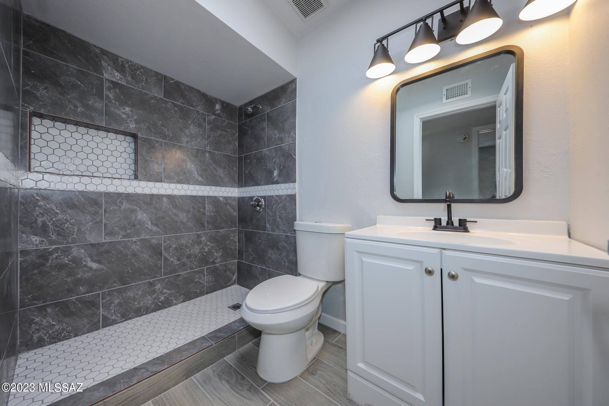 2128 E Alaska Street