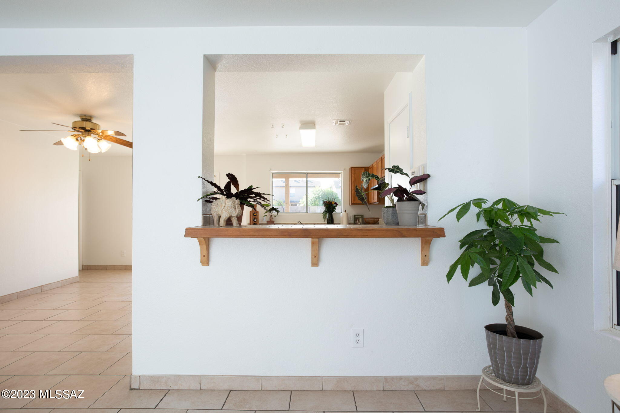 1482 E Melridge Street