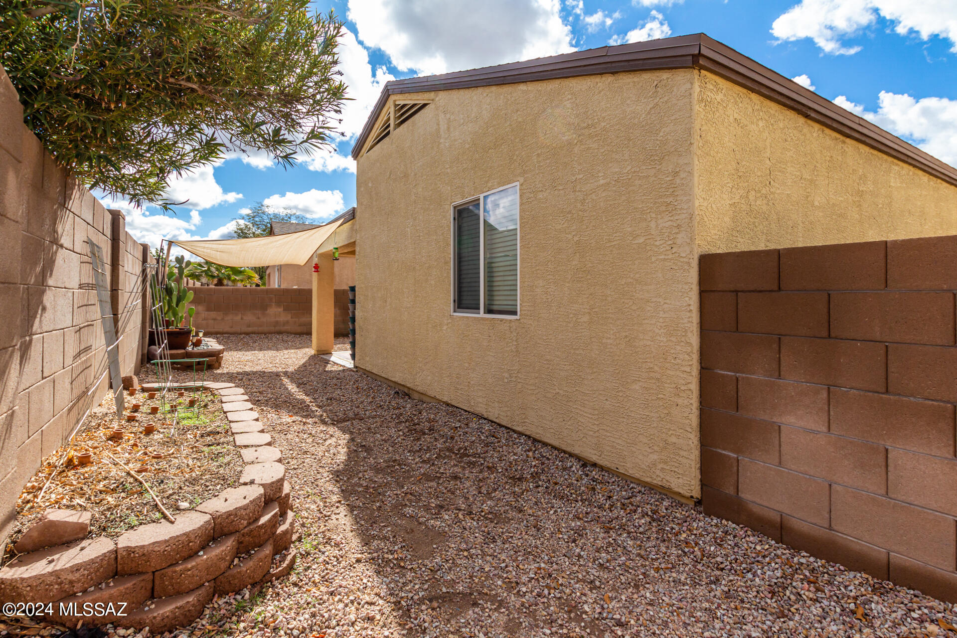 7049 S Red Maids Drive