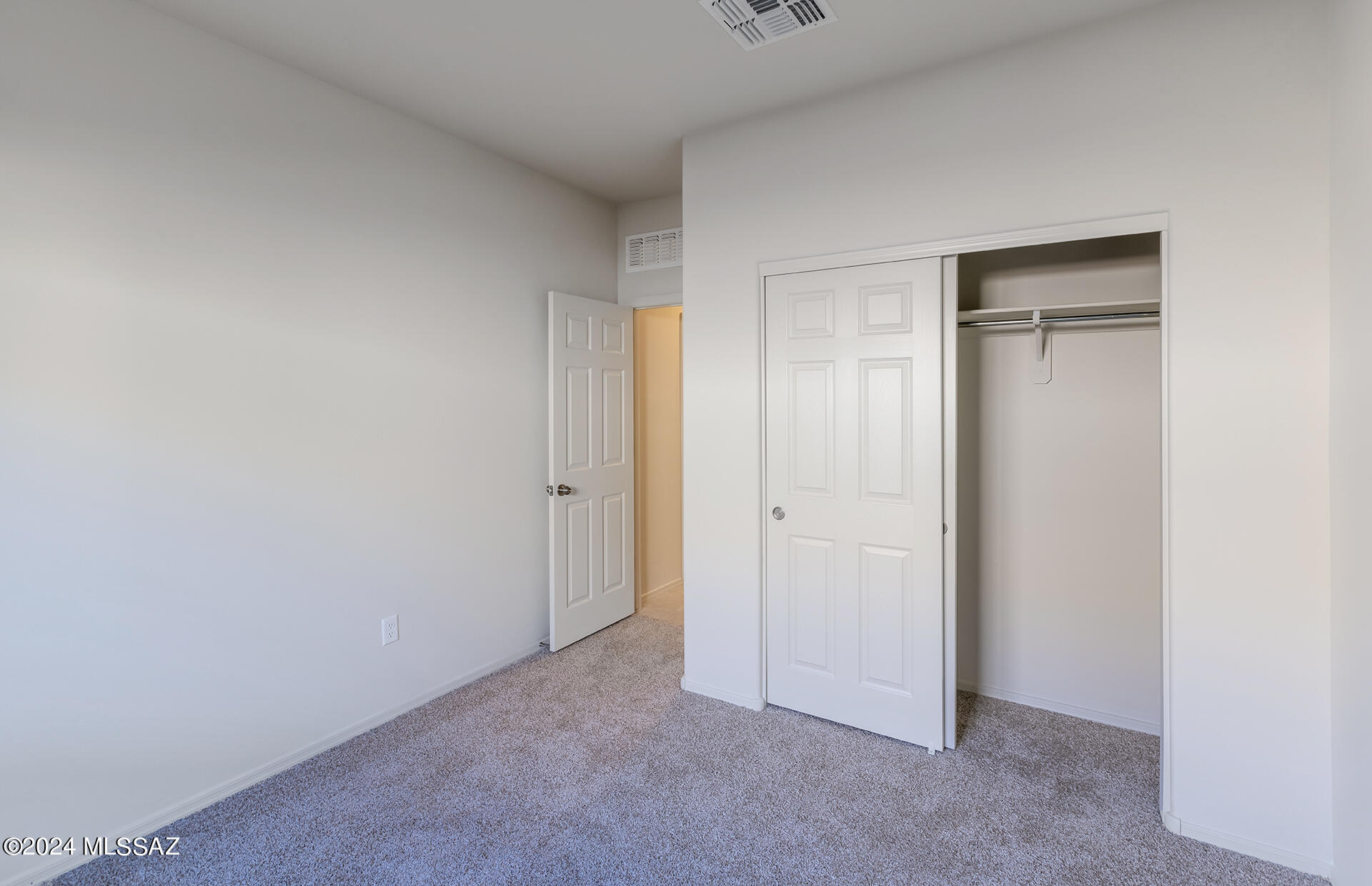 885 W Calle El Acuario