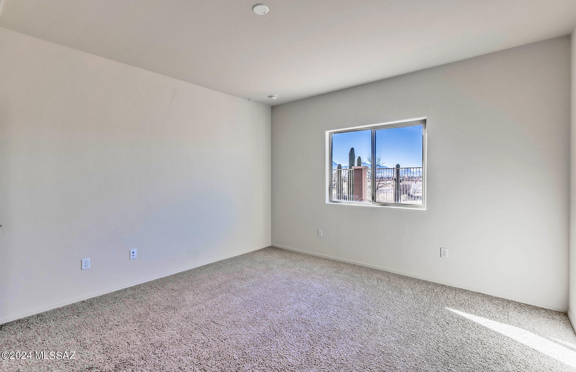 885 W Calle El Acuario