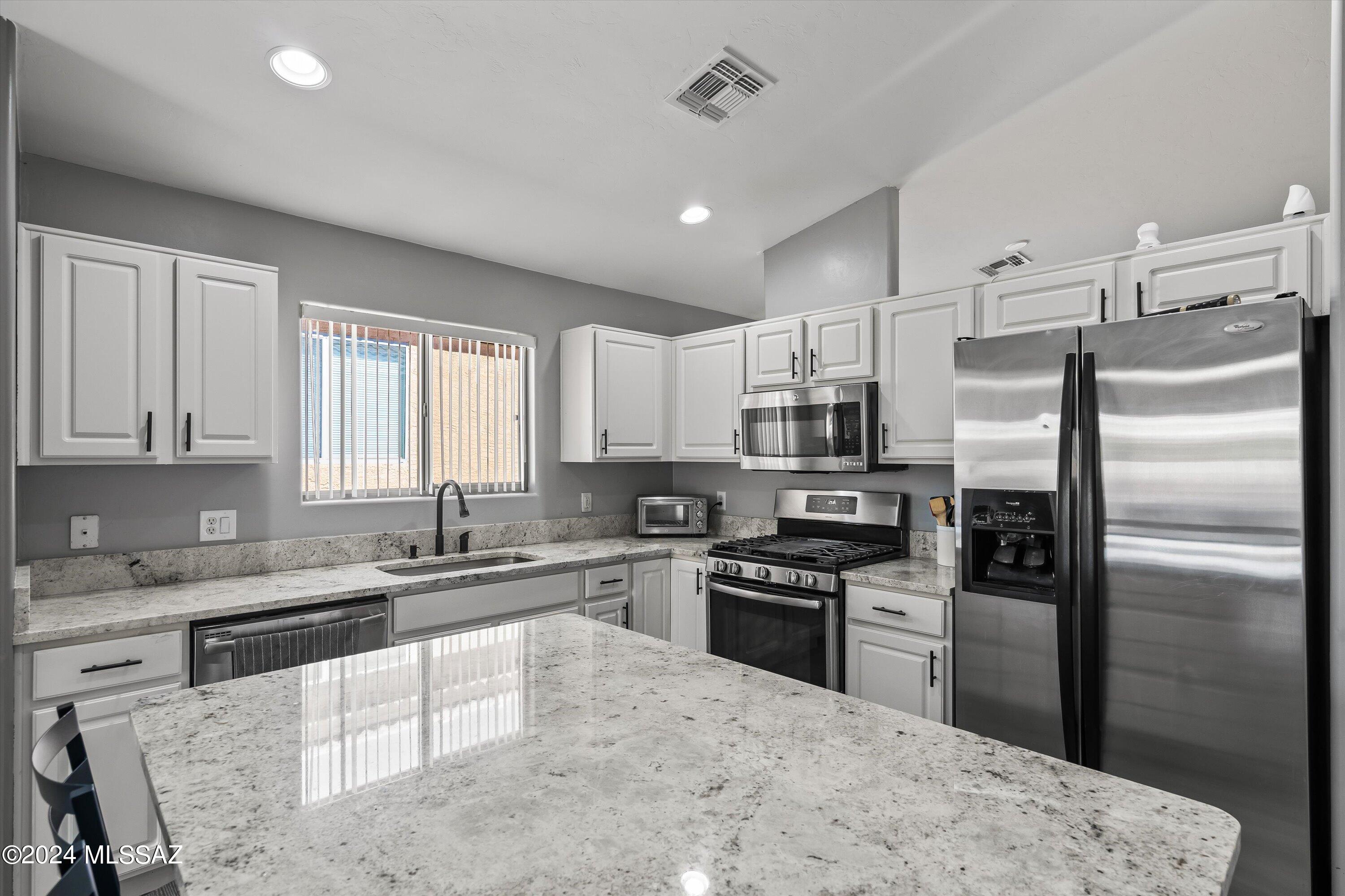 28 W Eric Dorman Street