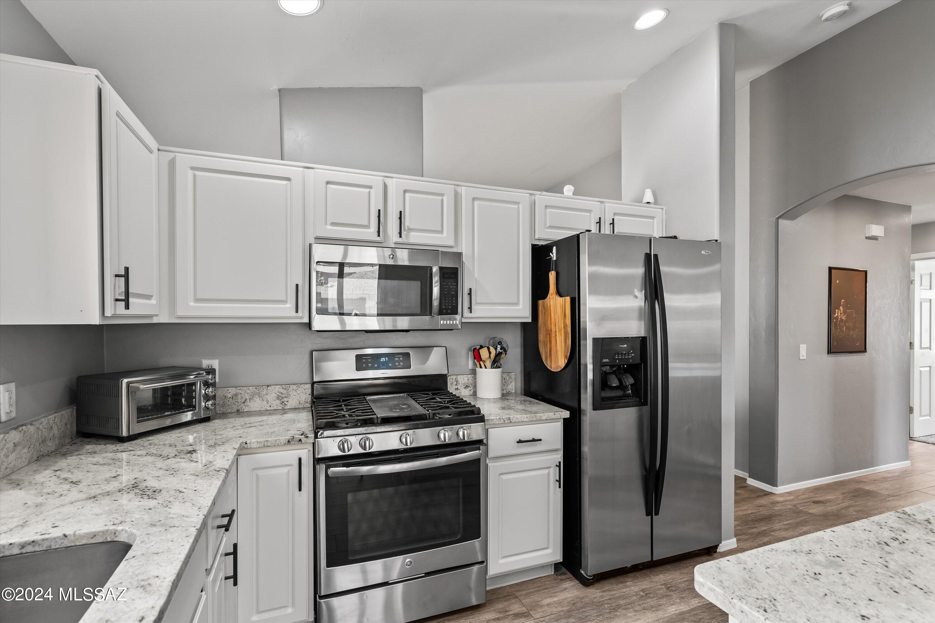 28 W Eric Dorman Street