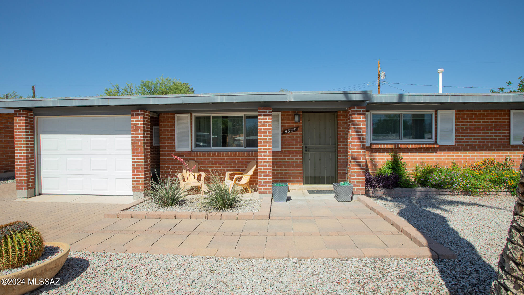 4325 N Stanley Place