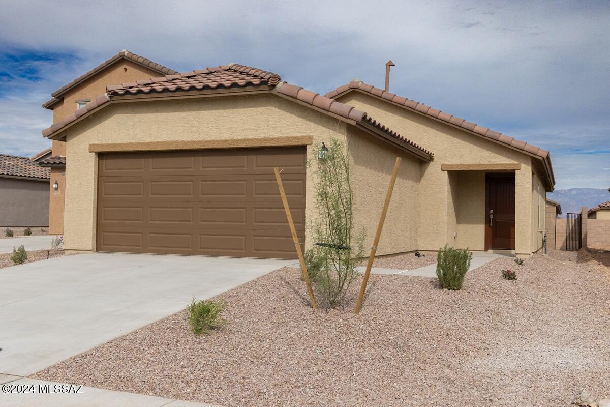 9121 E White Bluff Court