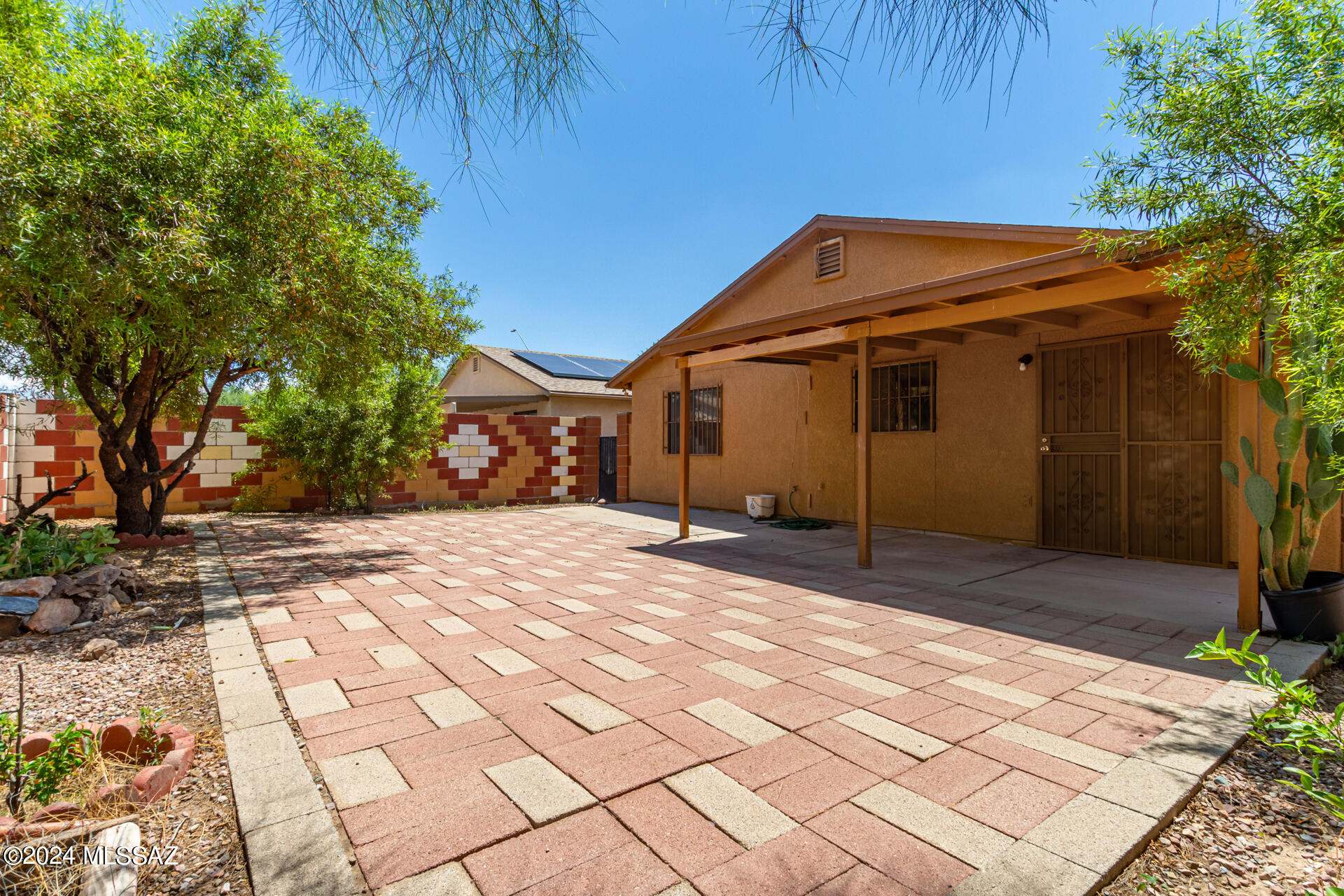 1600 W Mulholland Court