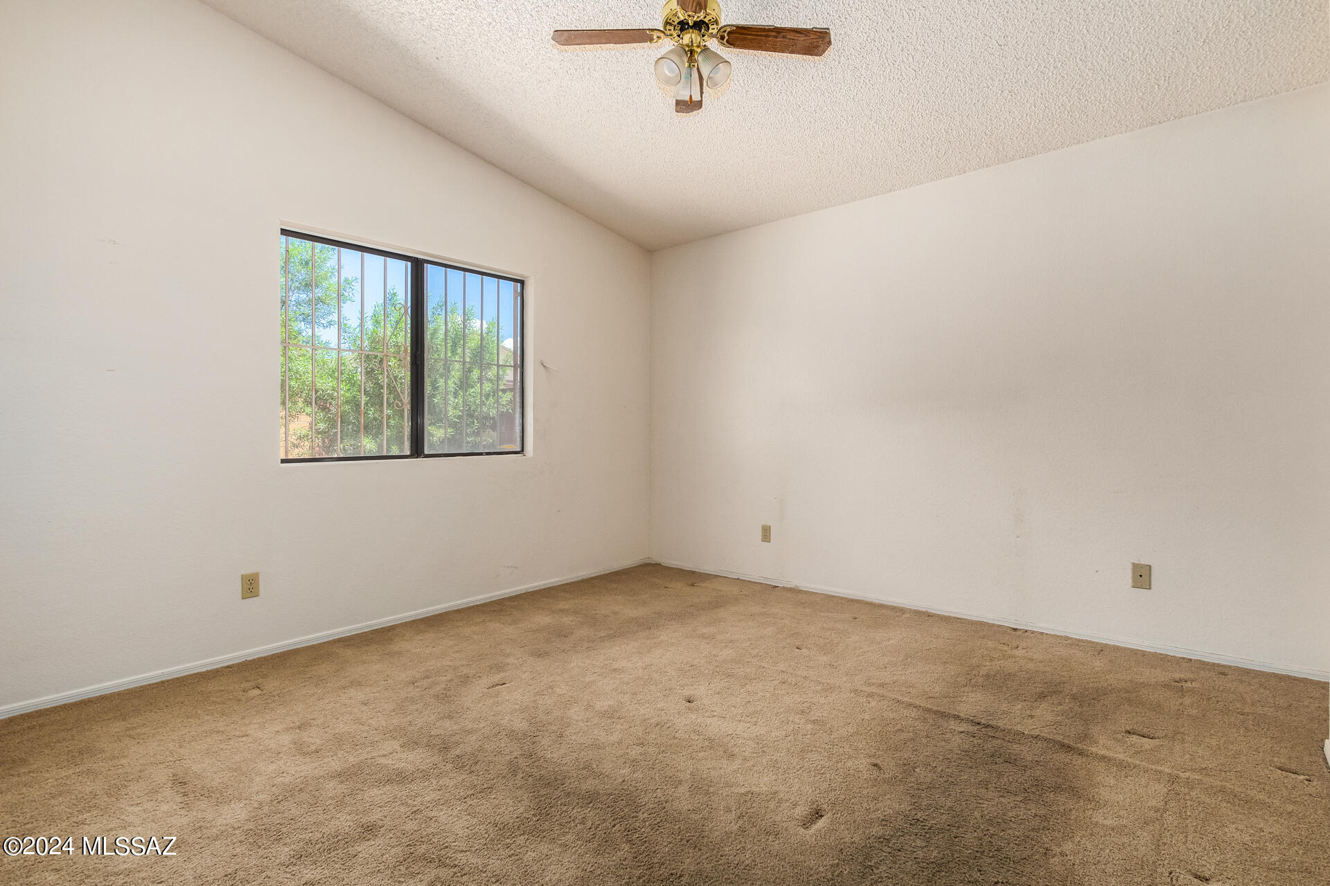 1600 W Mulholland Court