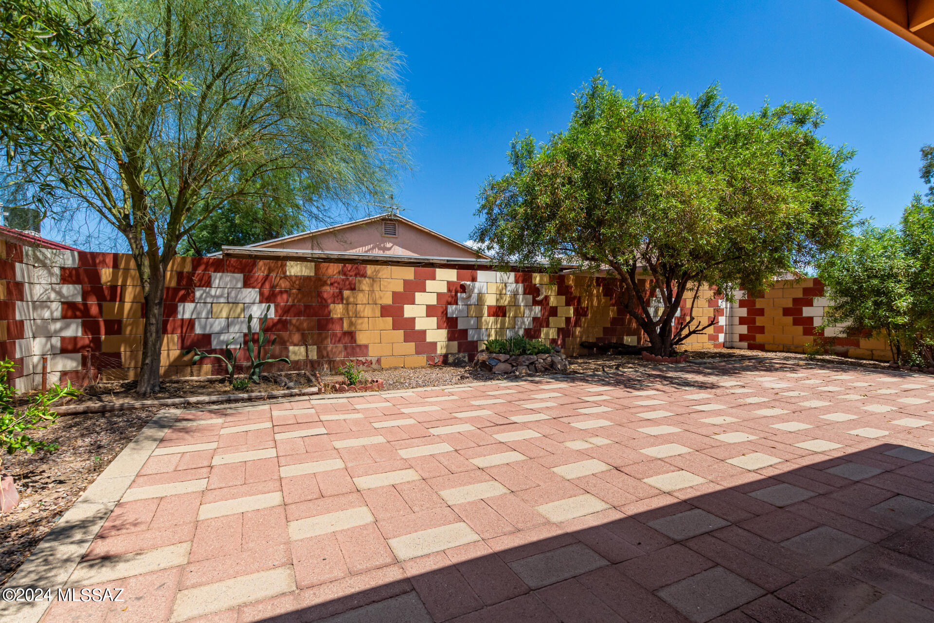 1600 W Mulholland Court