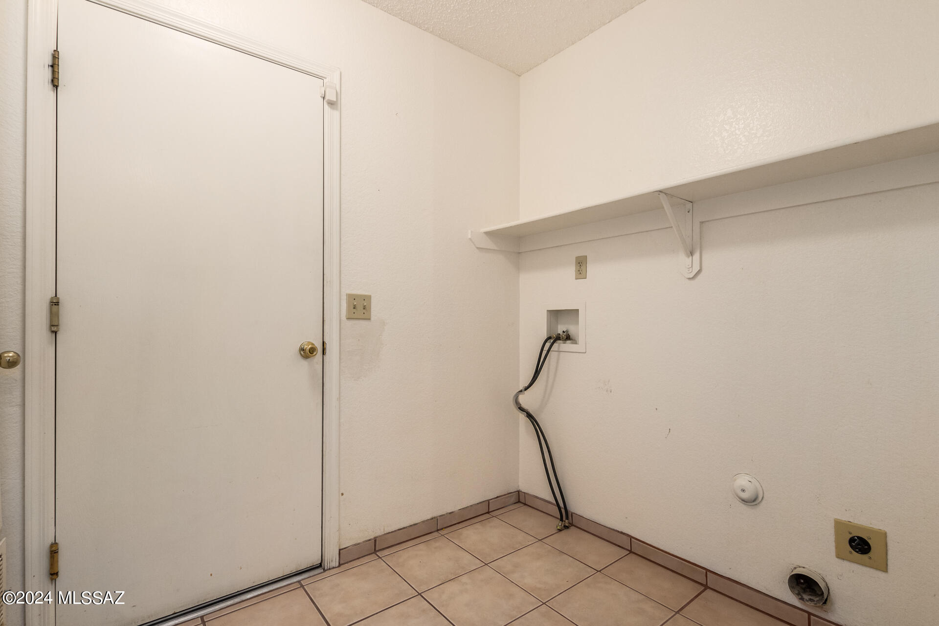 1600 W Mulholland Court