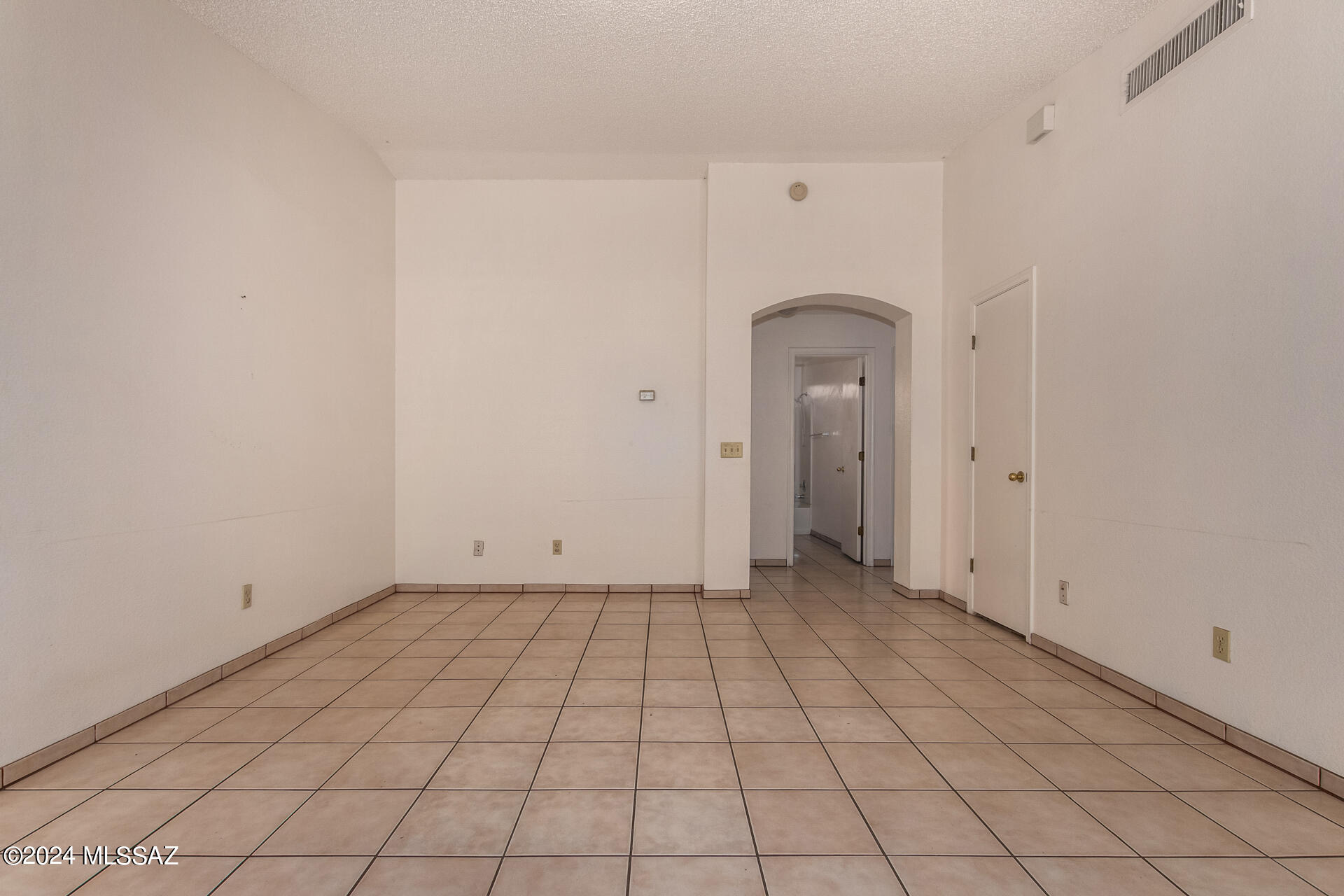 1600 W Mulholland Court