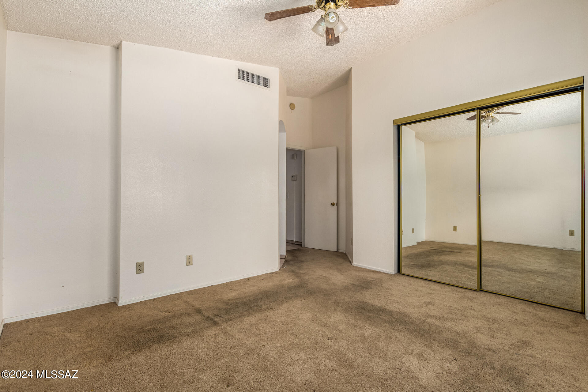 1600 W Mulholland Court