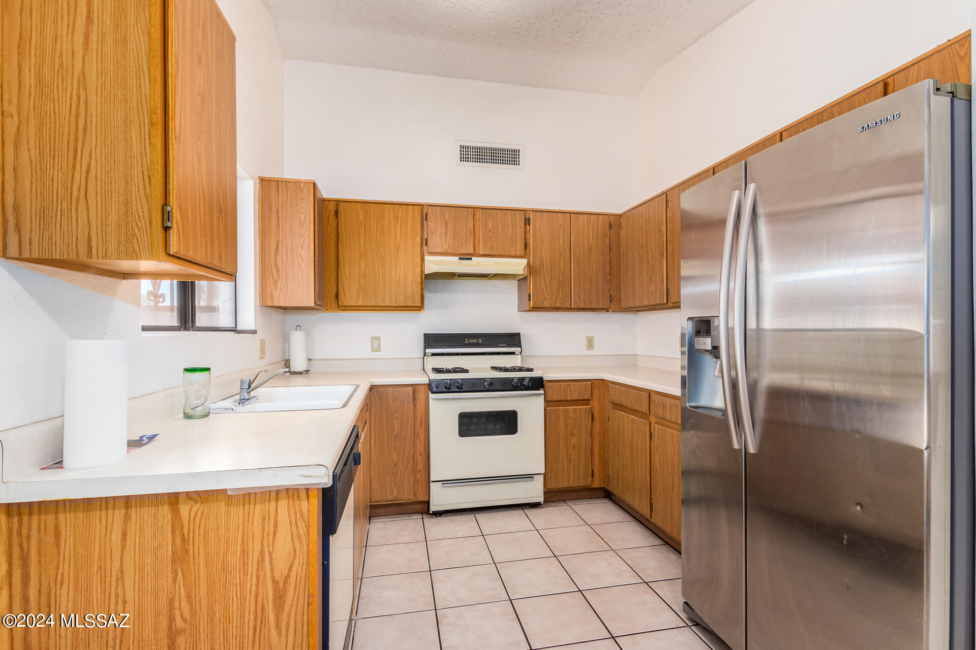 1600 W Mulholland Court