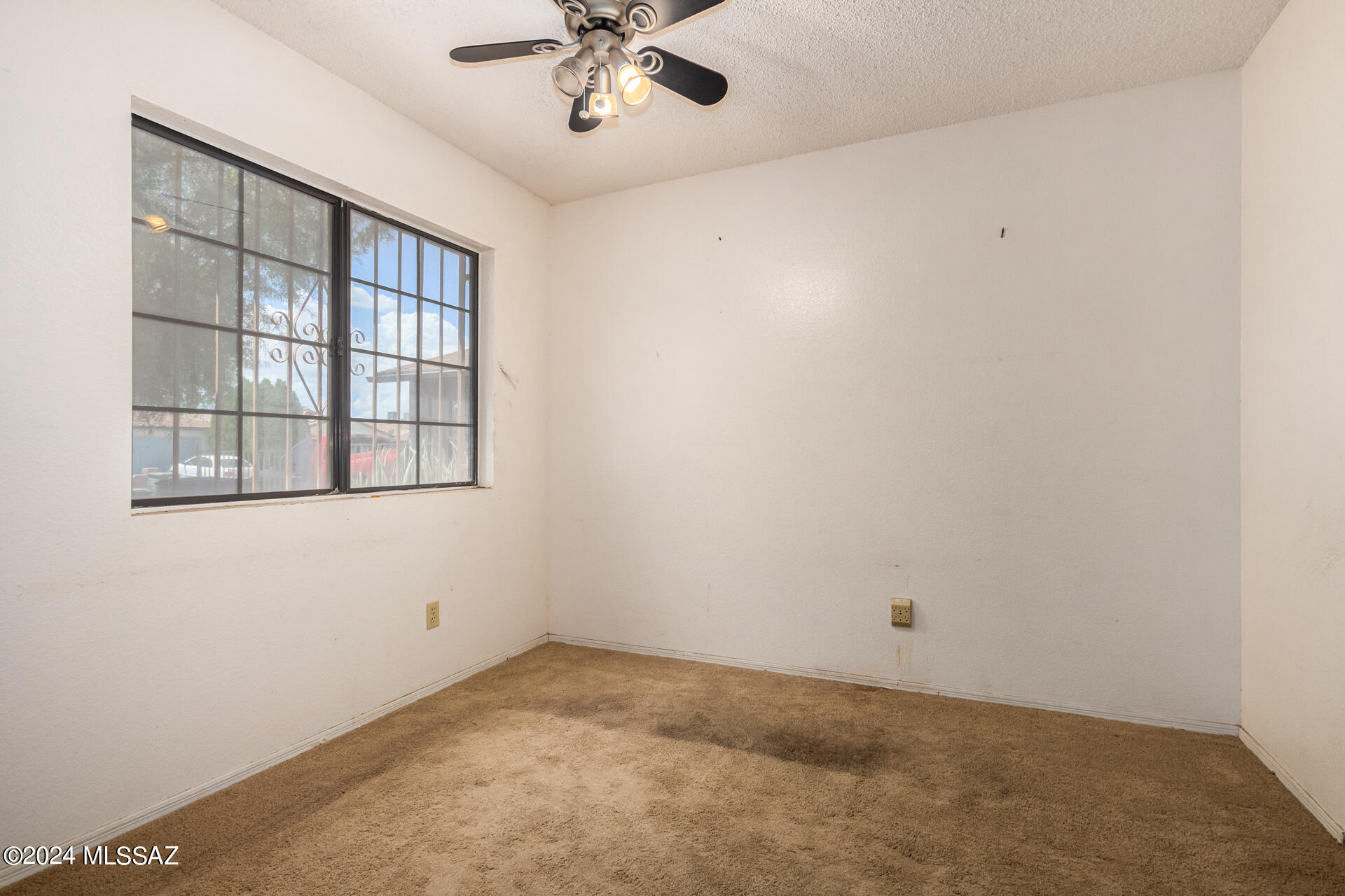 1600 W Mulholland Court