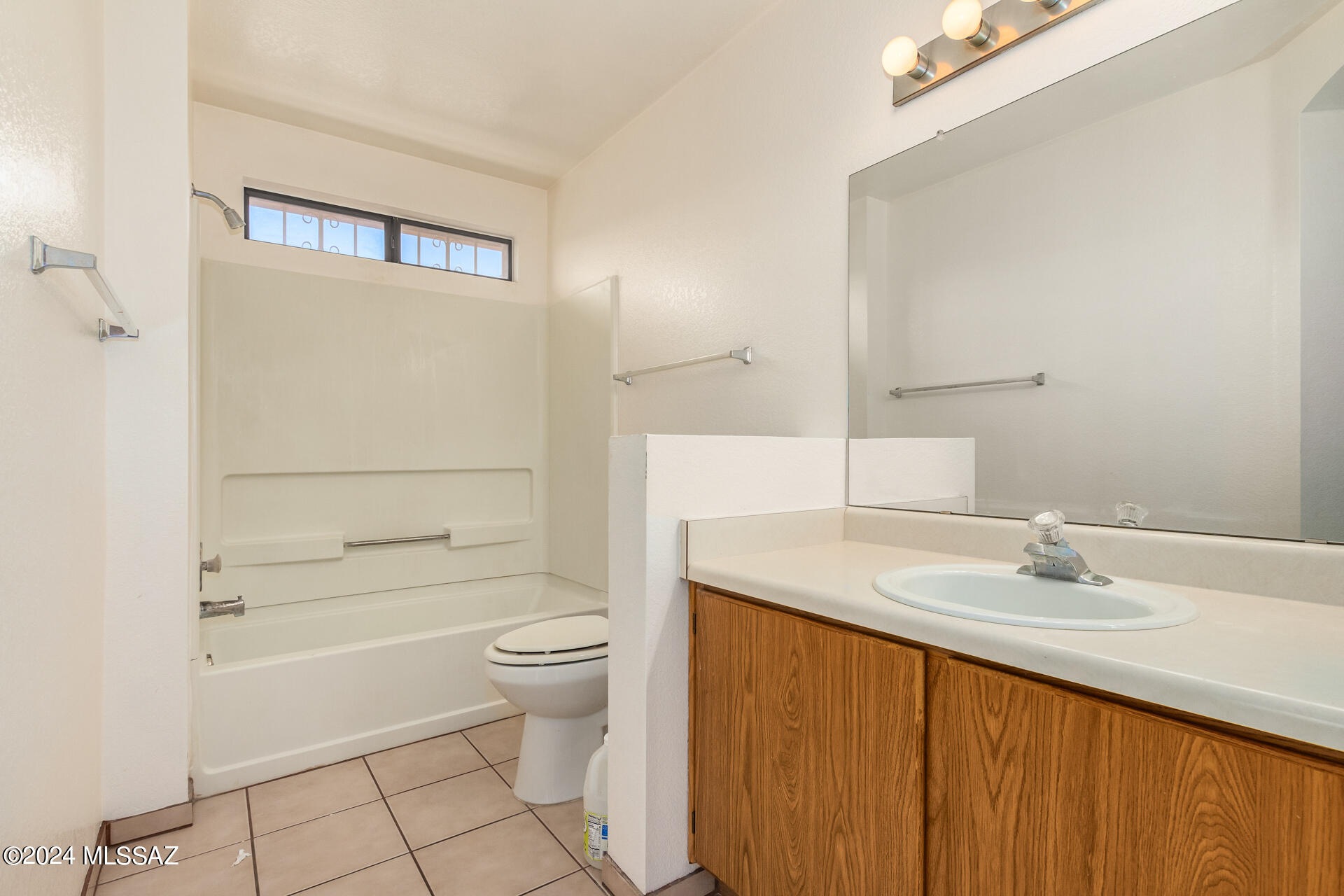 1600 W Mulholland Court