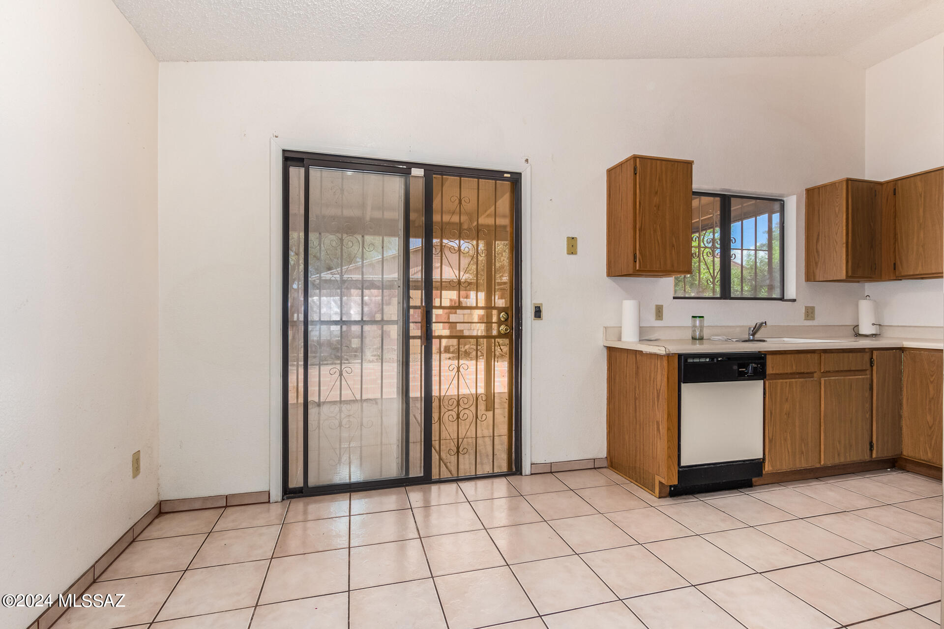 1600 W Mulholland Court