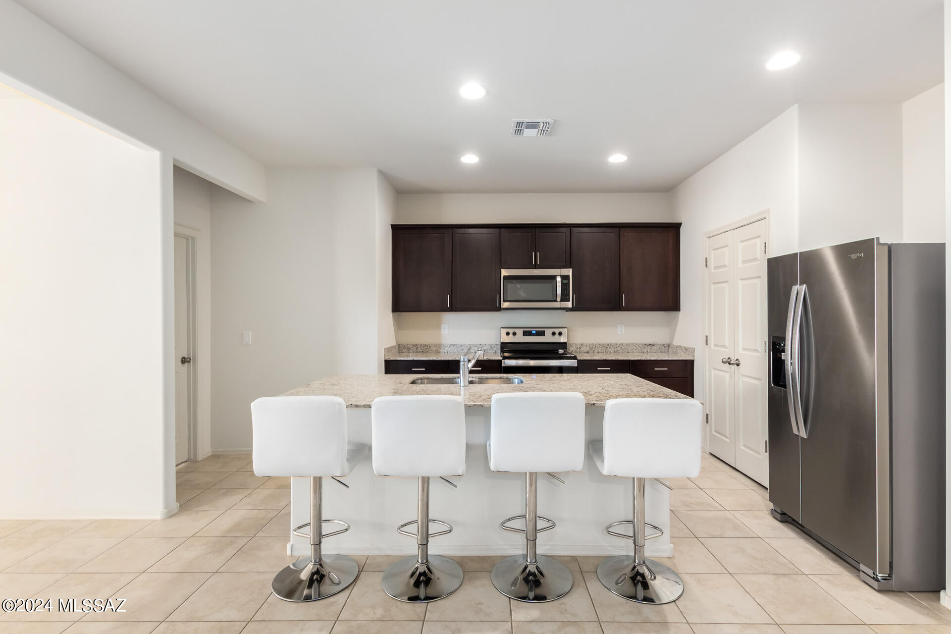 926 W Calle El Acuario