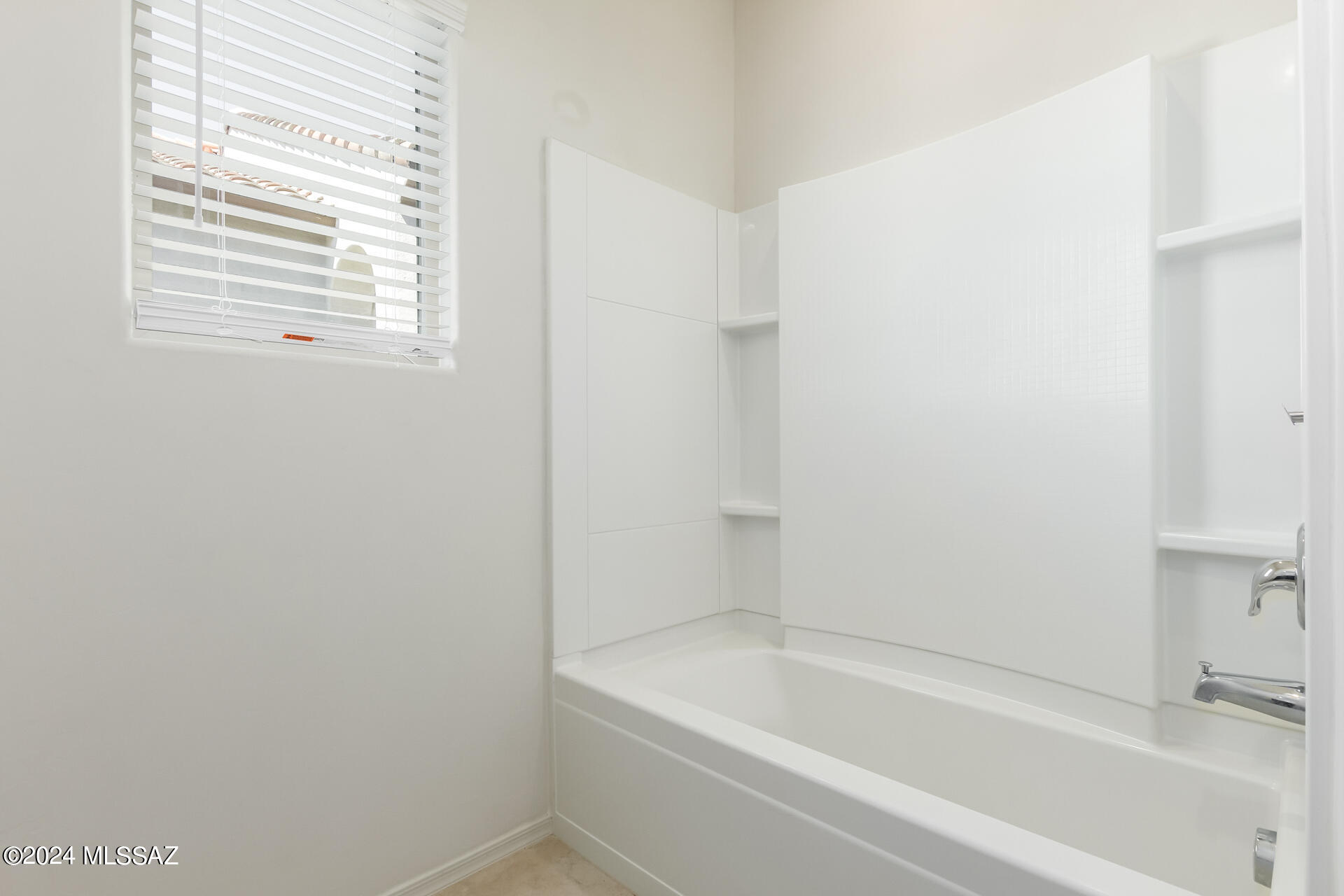 926 W Calle El Acuario