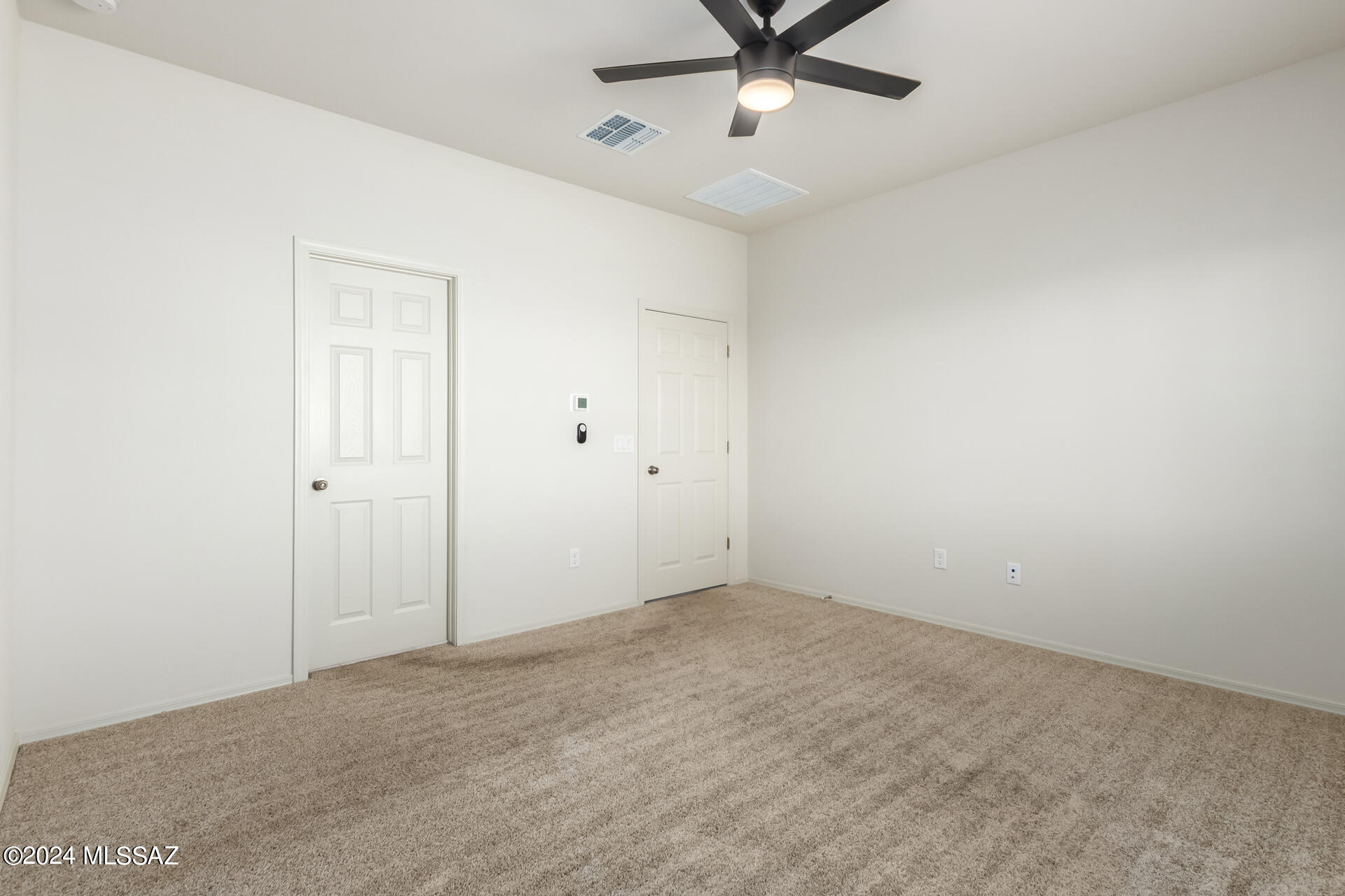 926 W Calle El Acuario