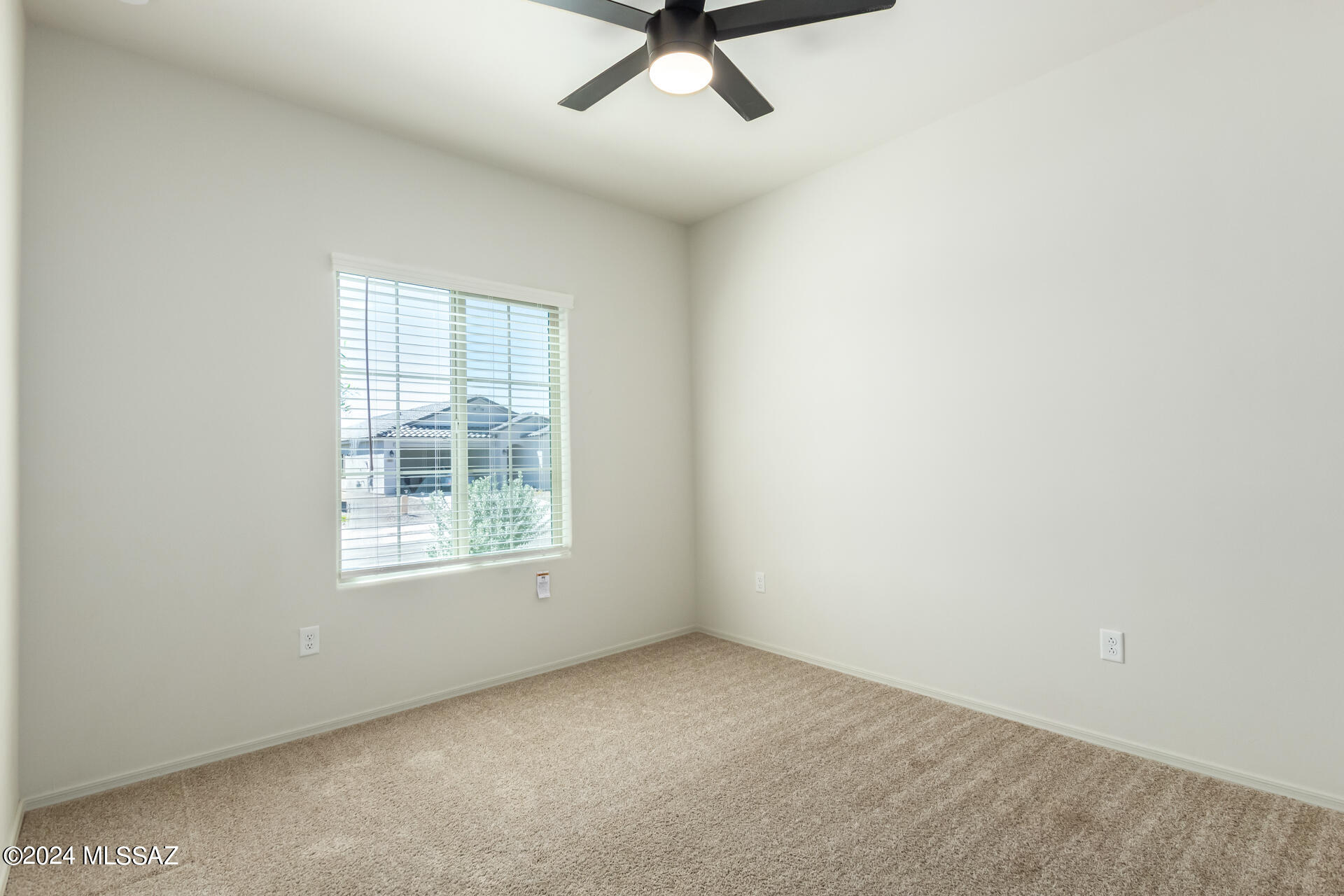 926 W Calle El Acuario