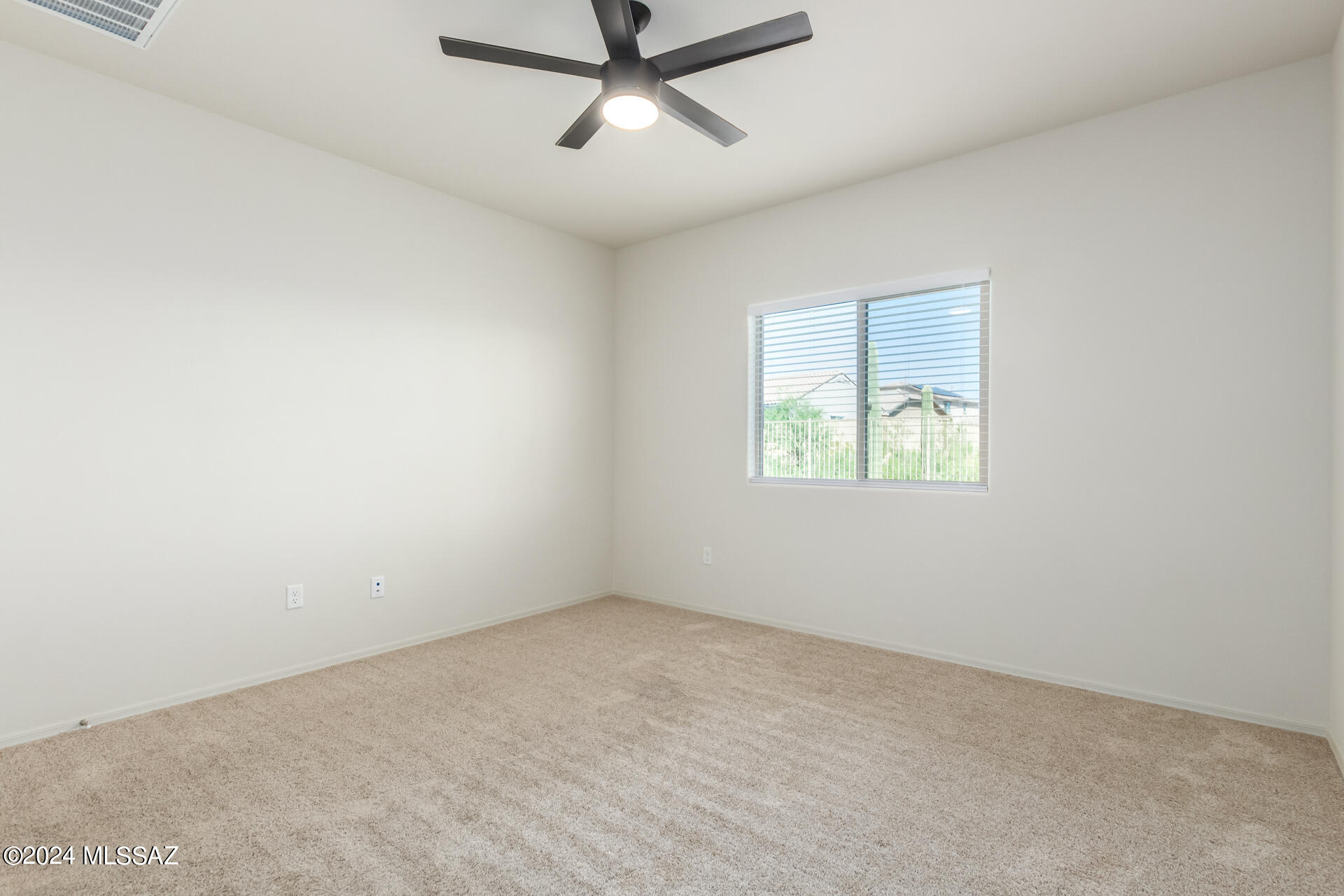 926 W Calle El Acuario