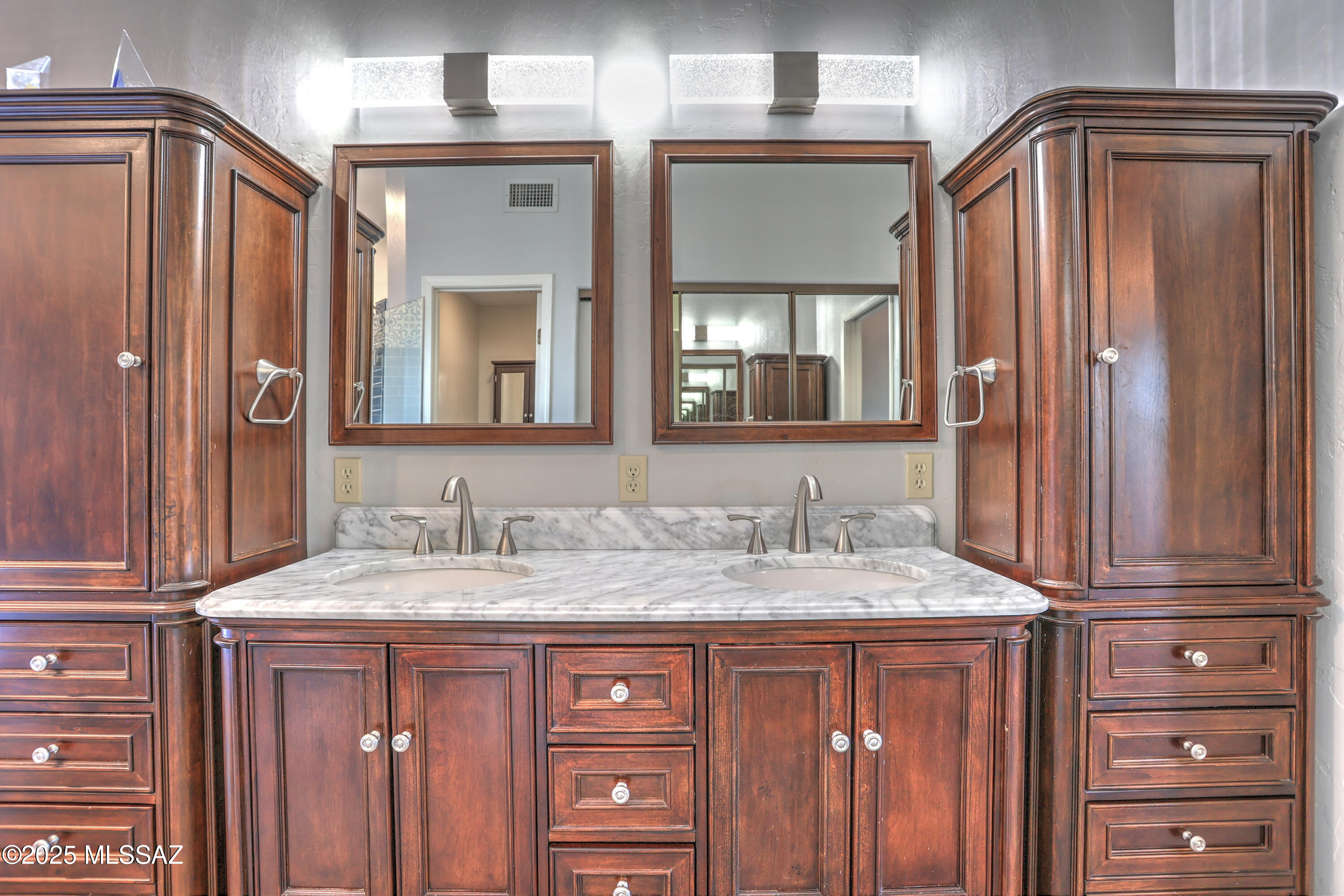 10830 N La Quinta Drive