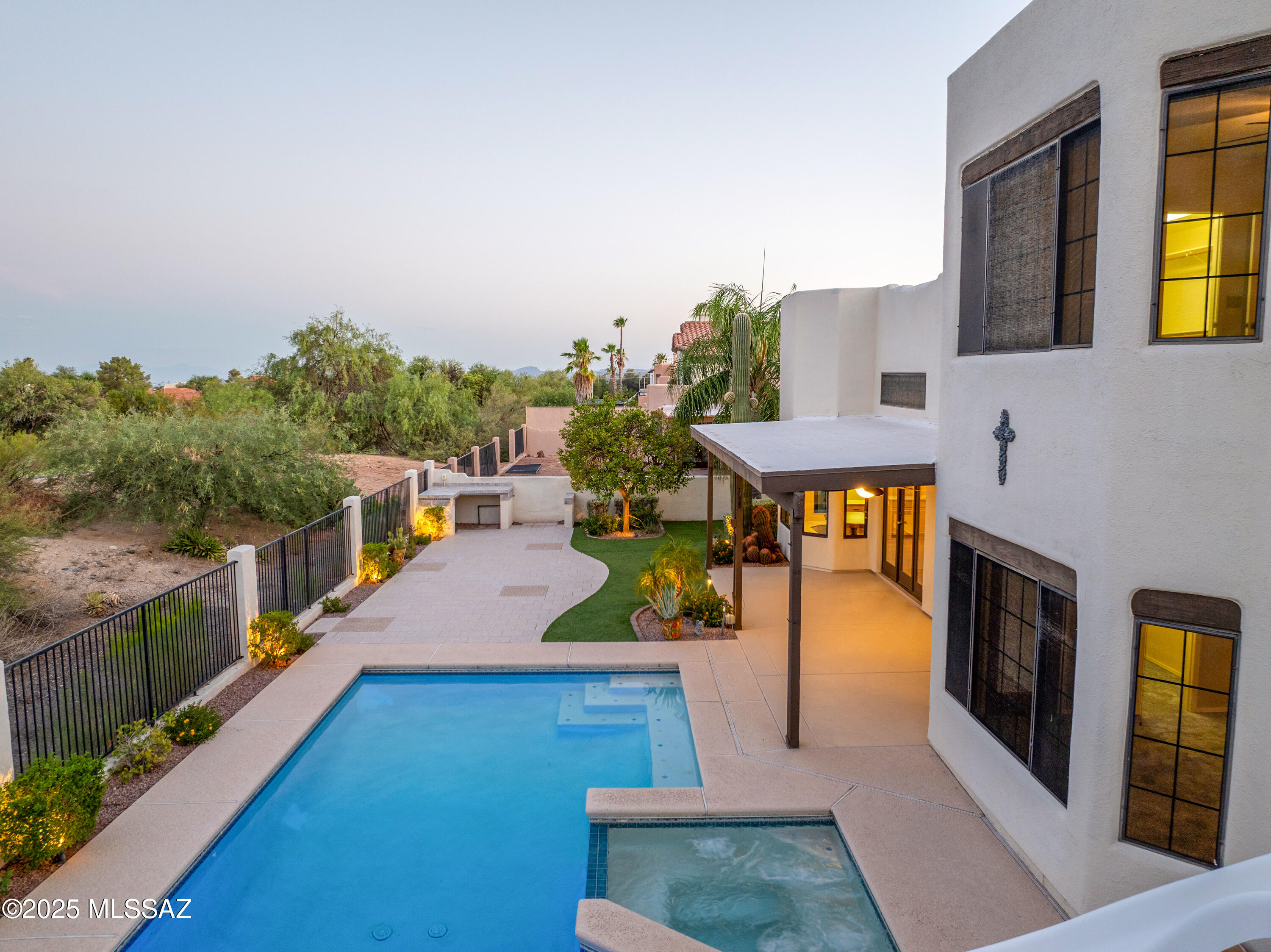 10830 N La Quinta Drive