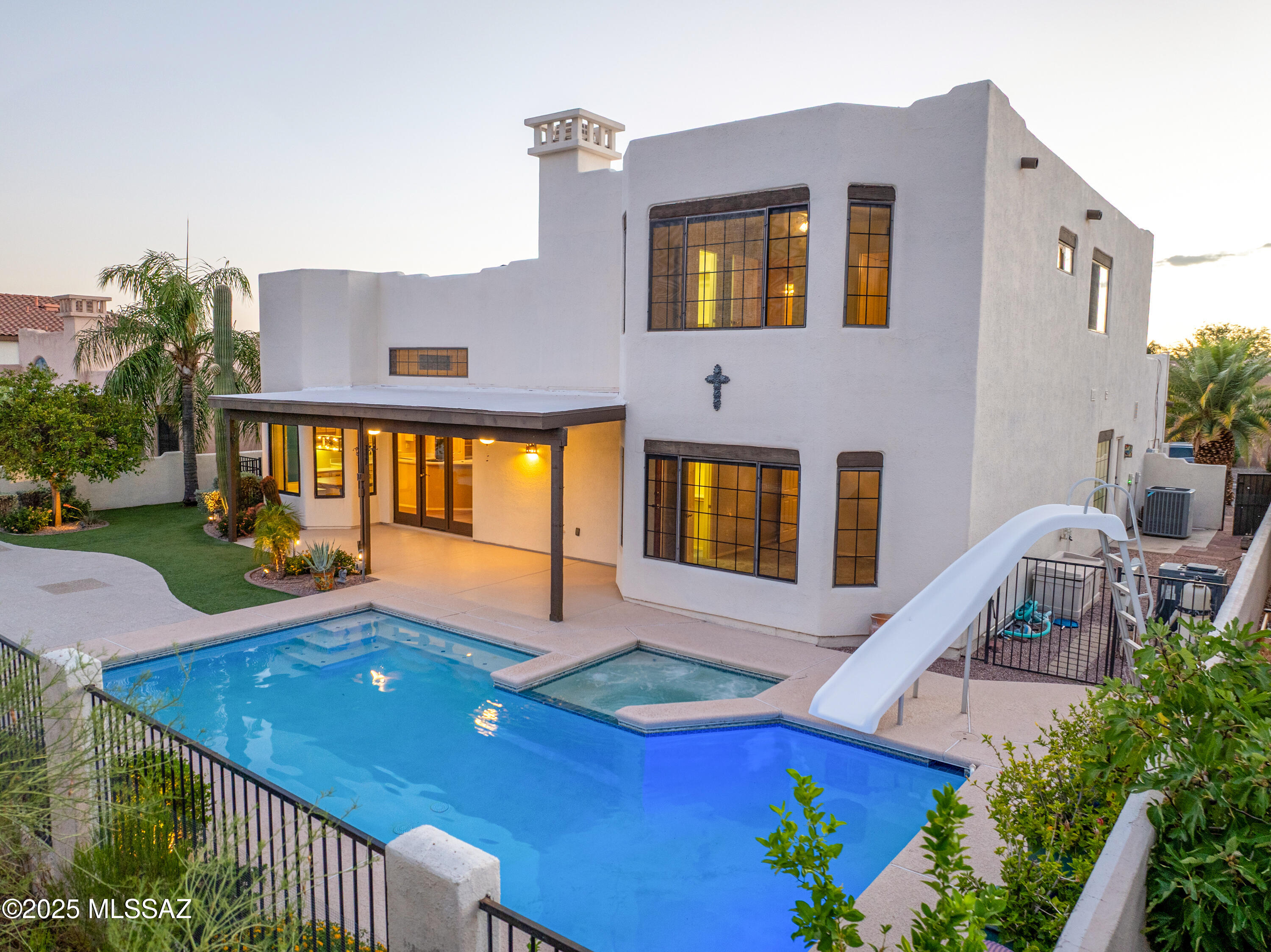 10830 N La Quinta Drive