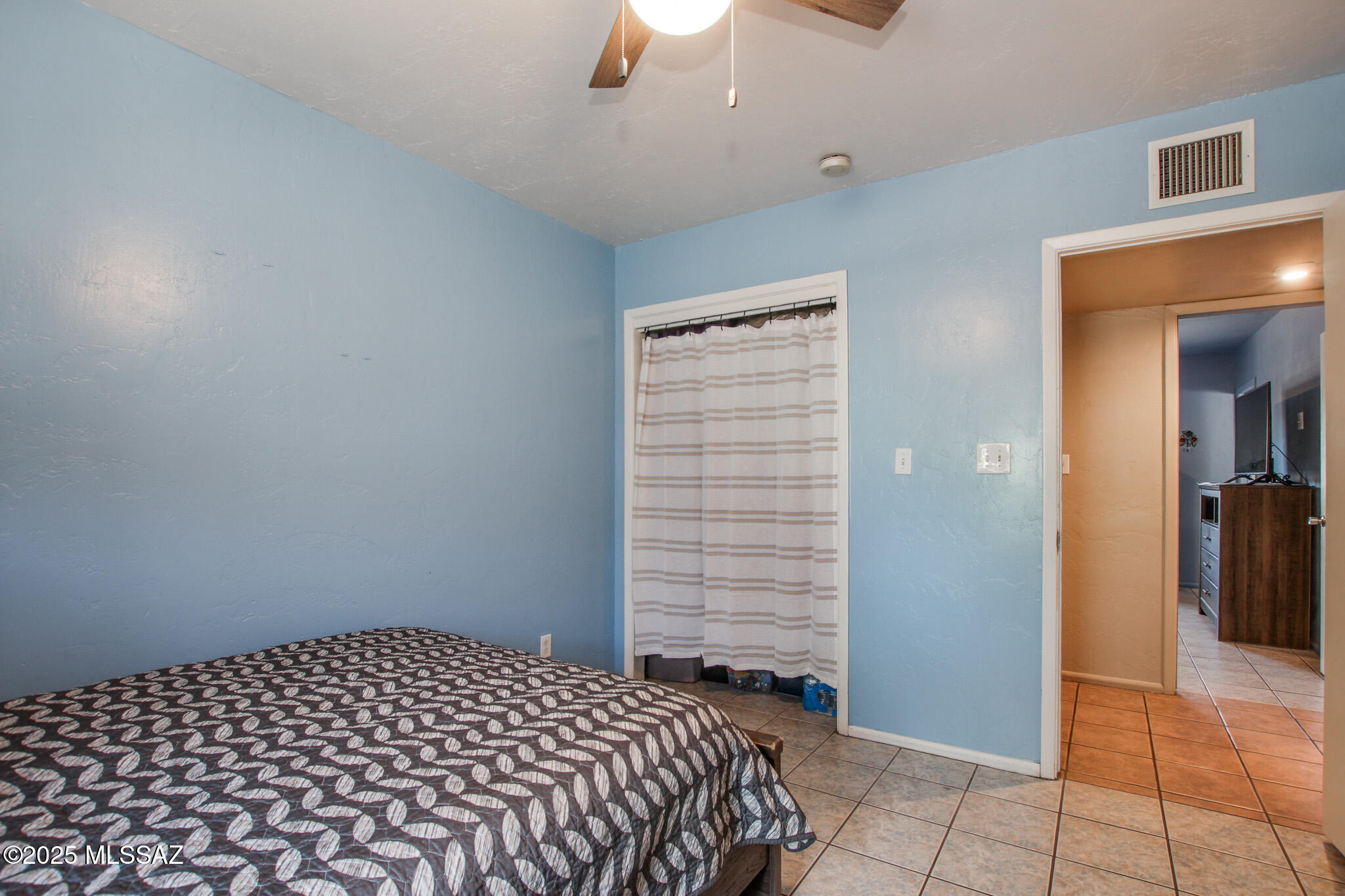 7165 S Geronimo Avenue