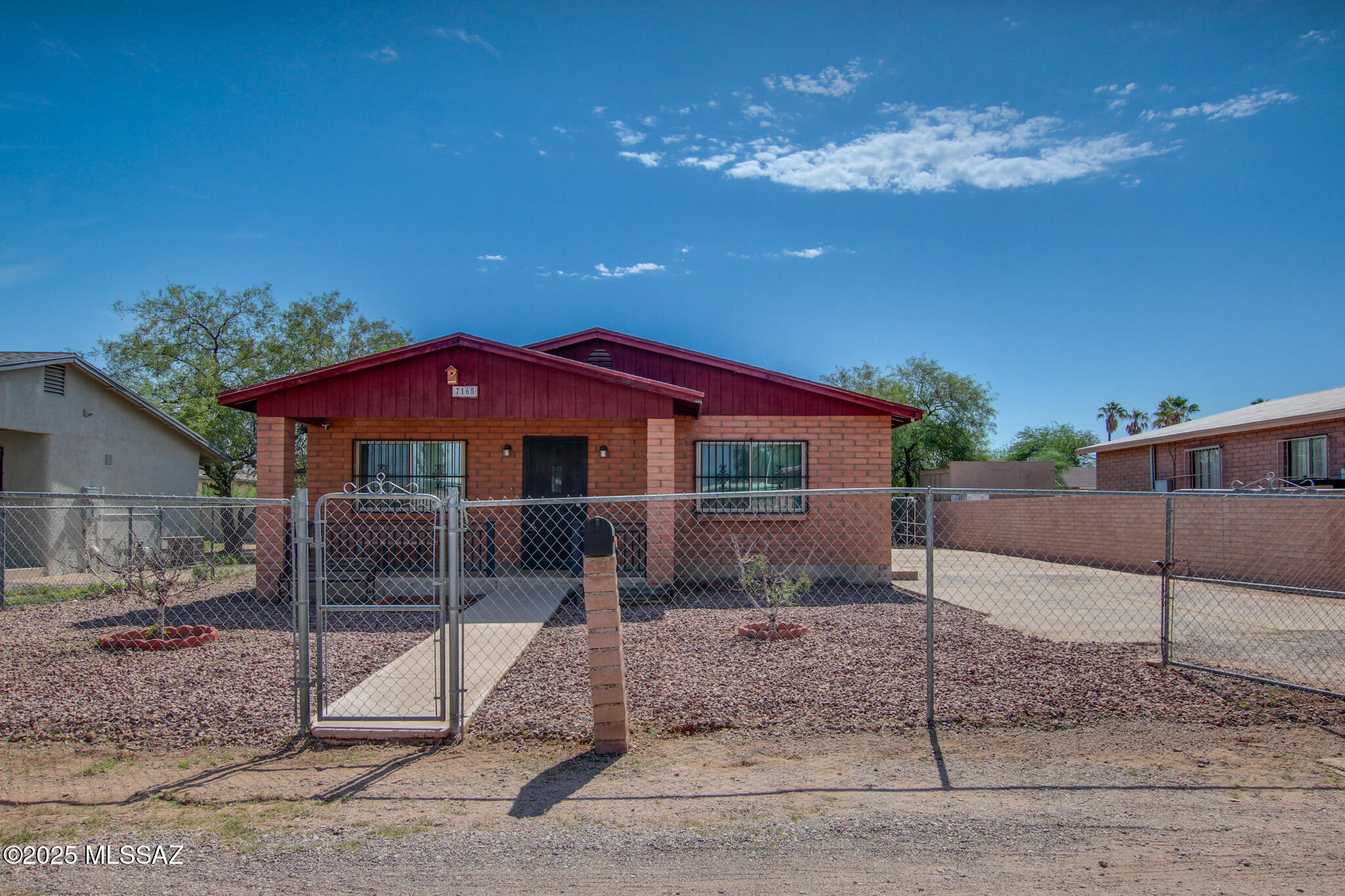 7165 S Geronimo Avenue