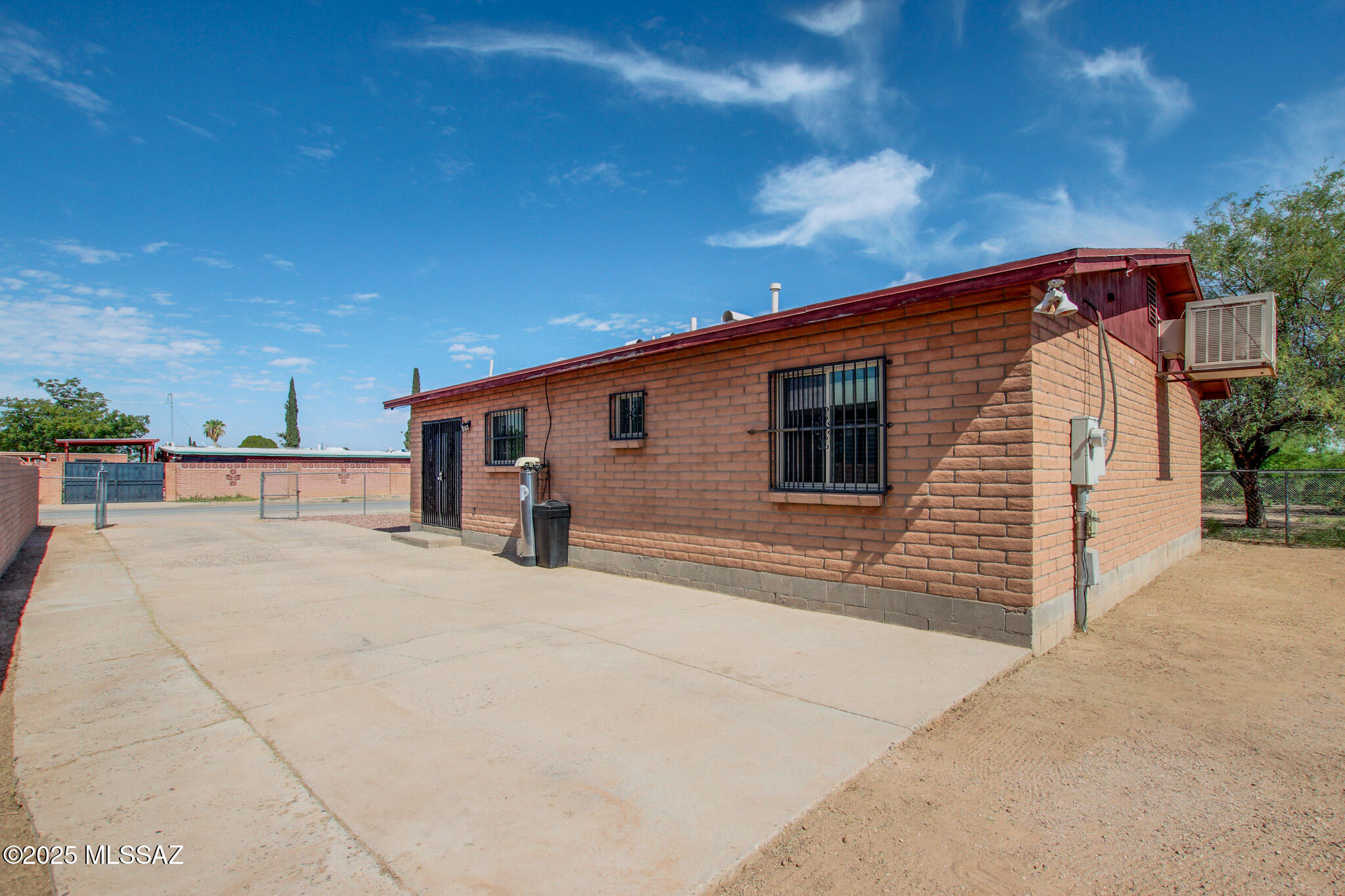 7165 S Geronimo Avenue