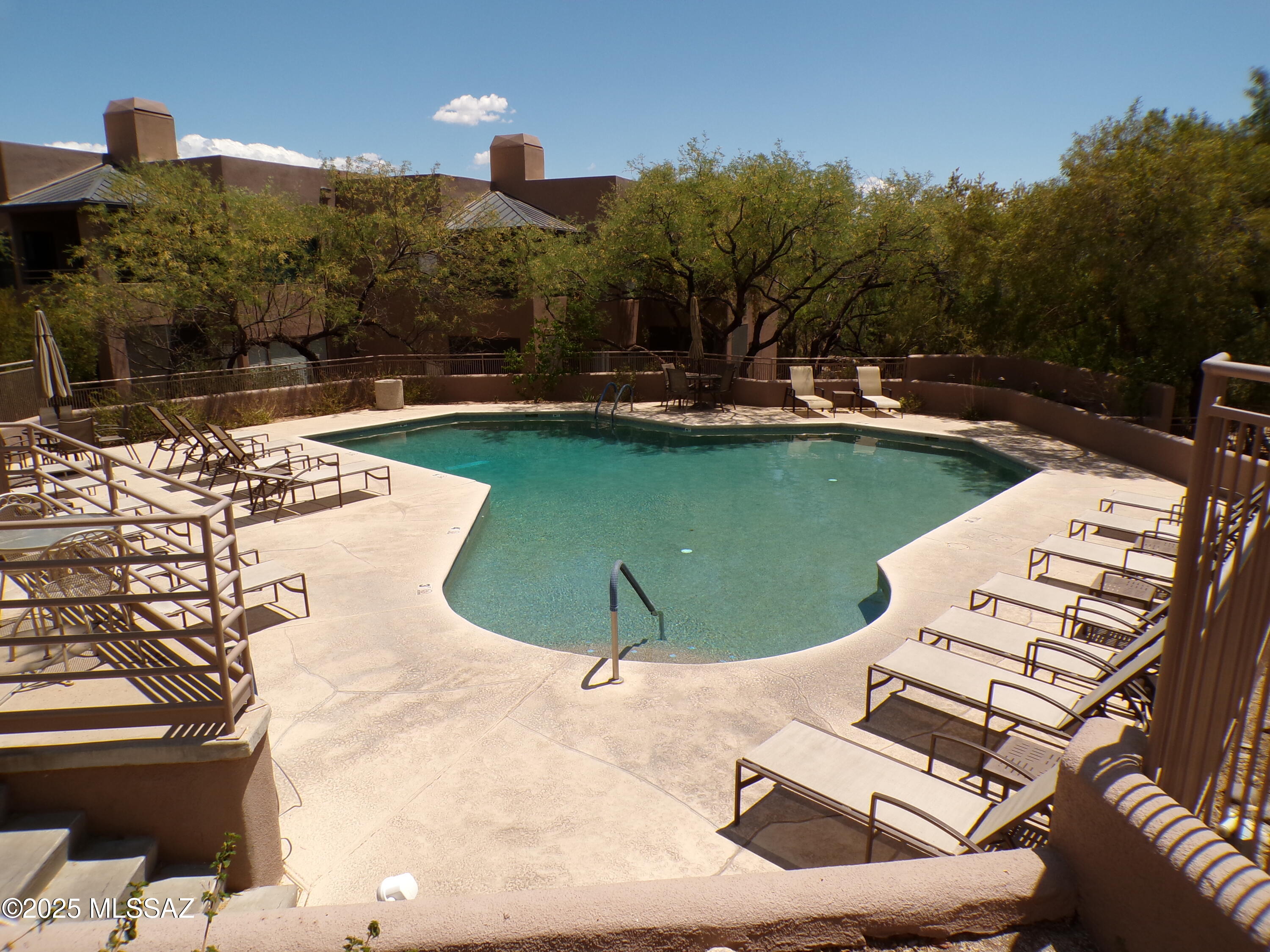 6655 N Canyon Crest Drive 19201