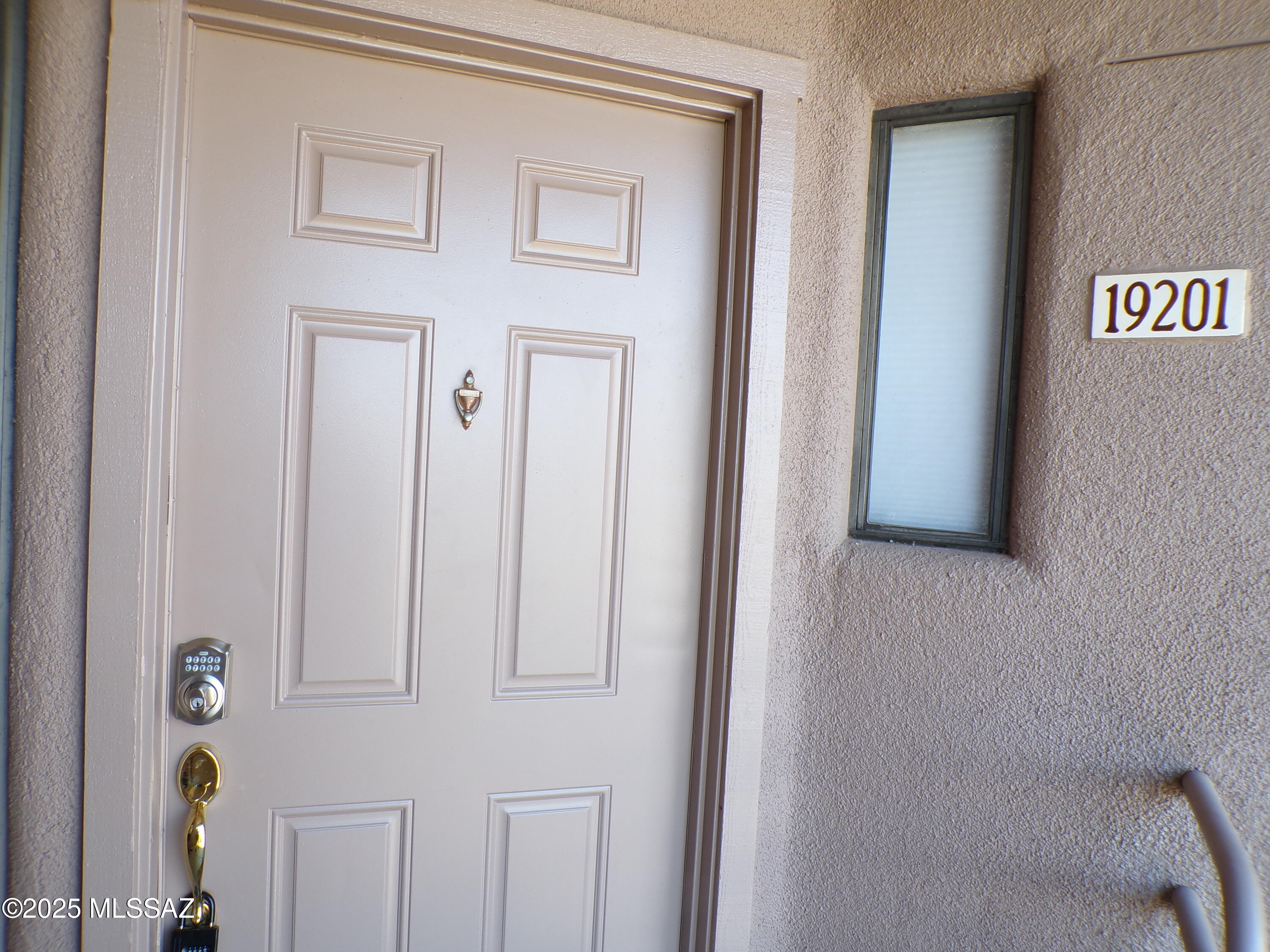 6655 N Canyon Crest Drive 19201