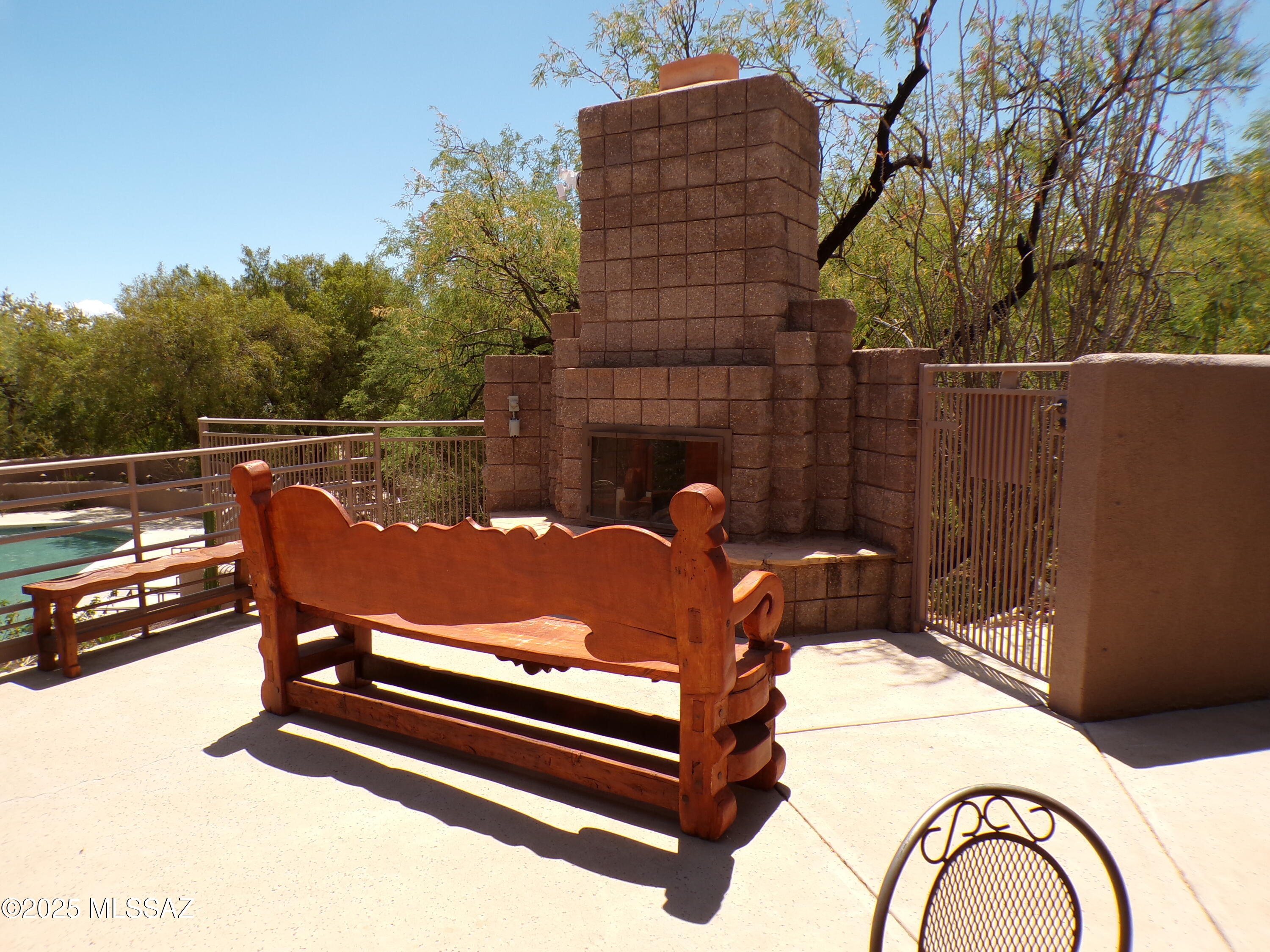 6655 N Canyon Crest Drive 19201