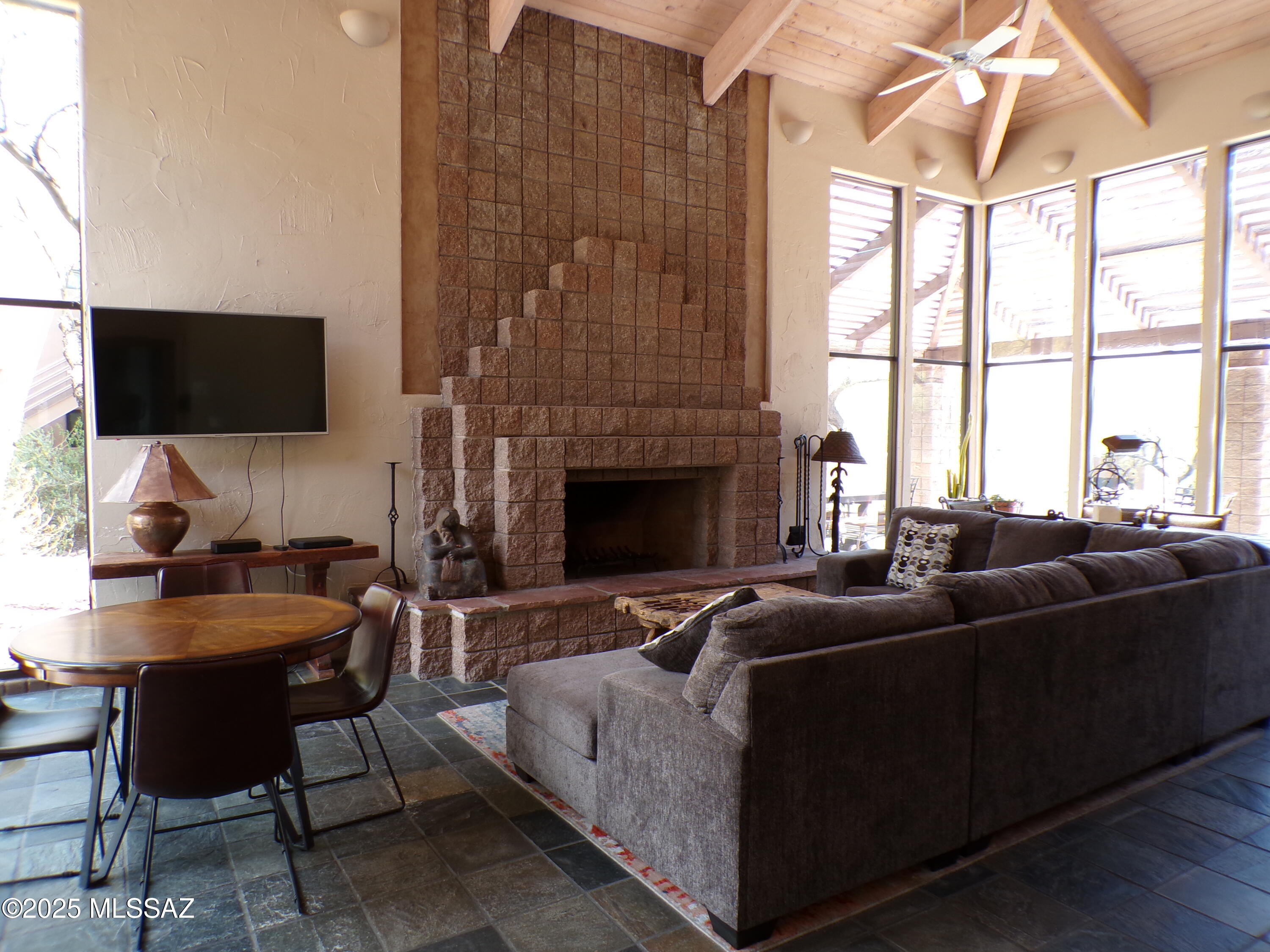 6655 N Canyon Crest Drive 19201