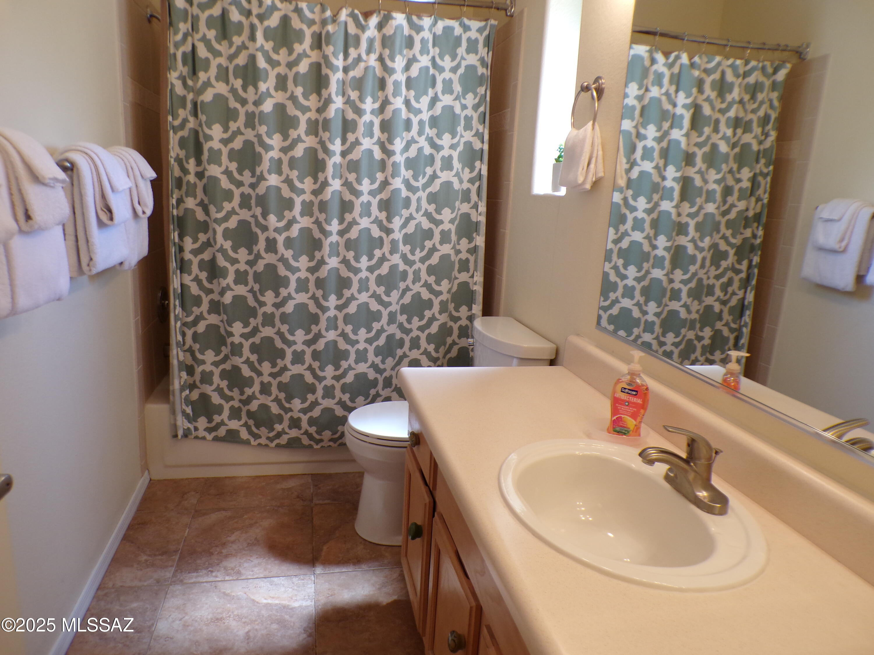 6655 N Canyon Crest Drive 19201