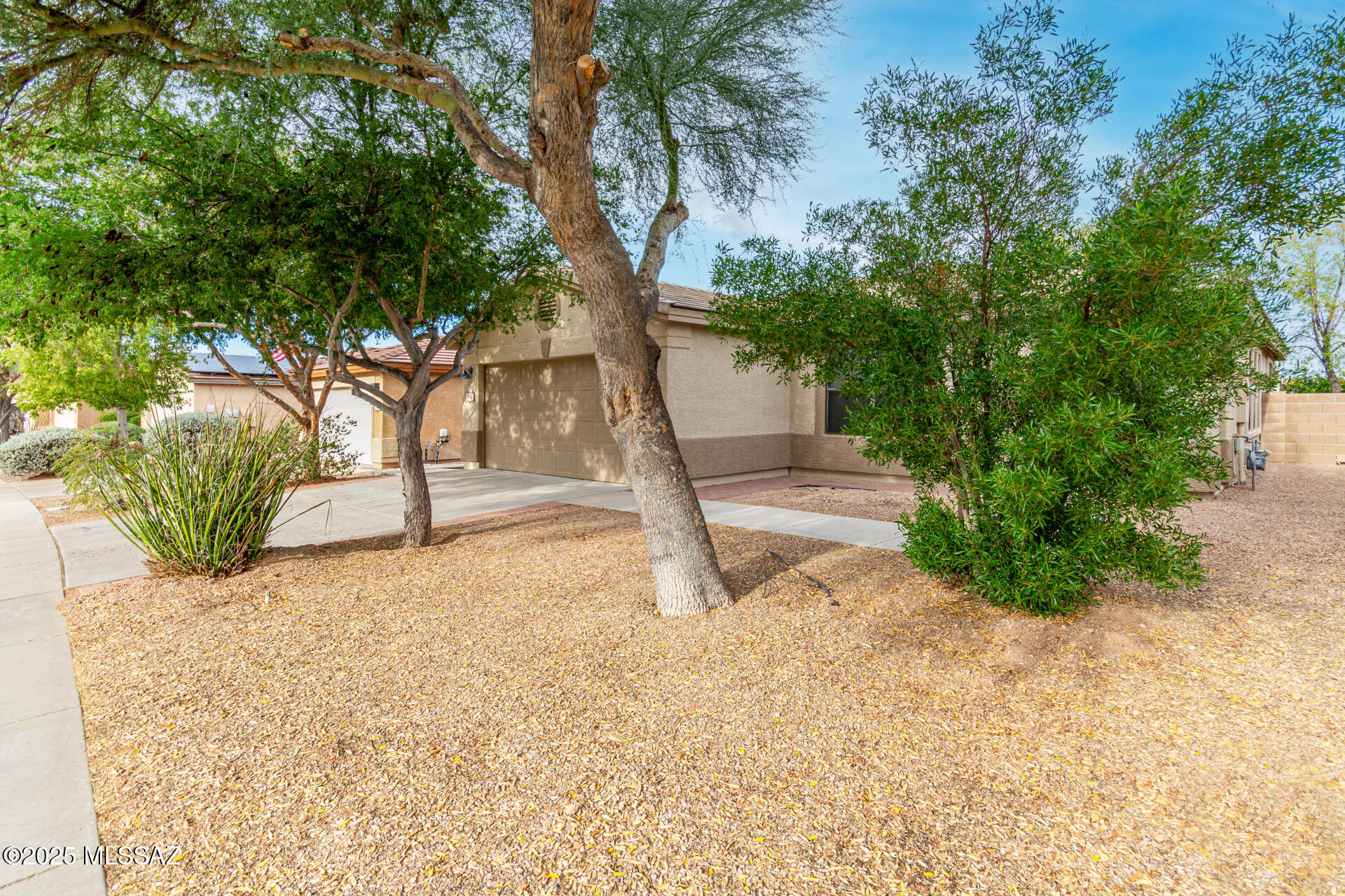 7612 W Gold Rock Place