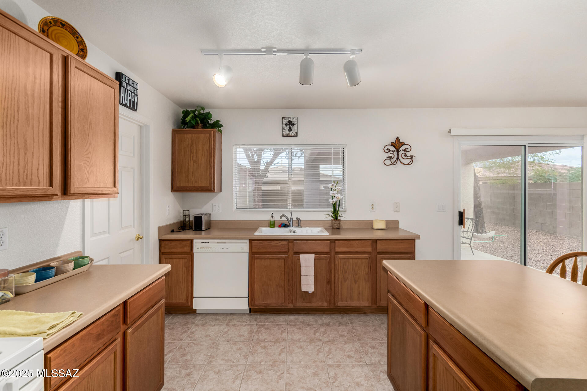 7612 W Gold Rock Place