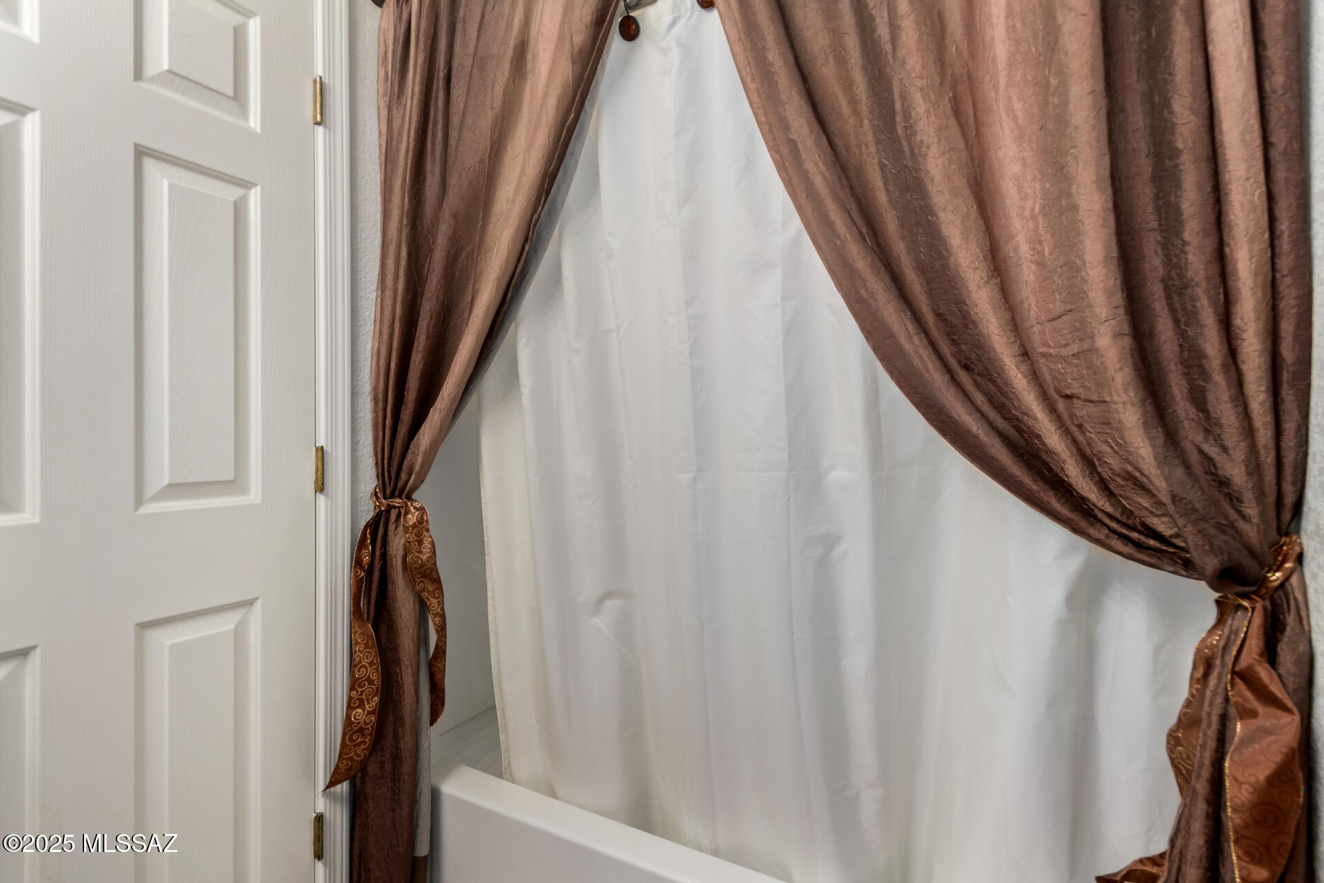 7612 W Gold Rock Place