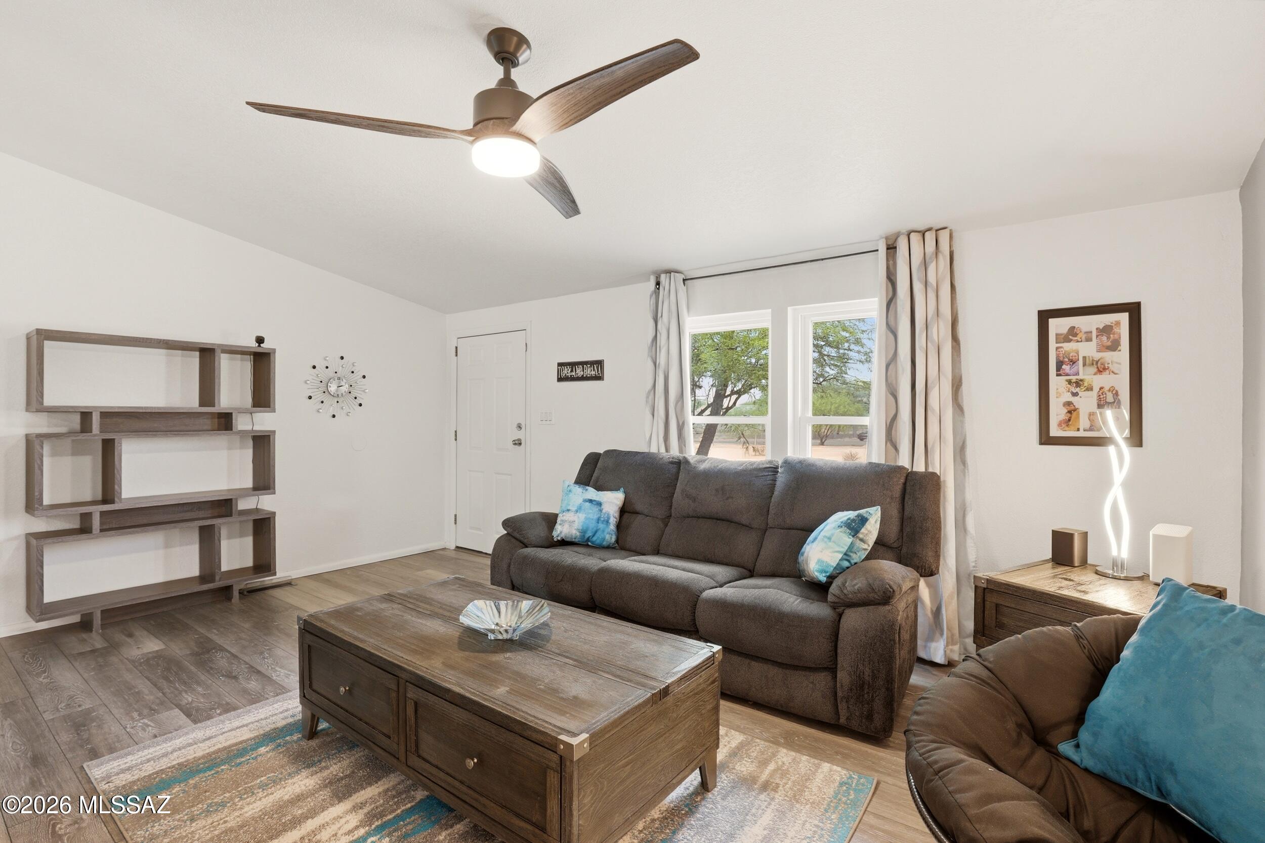 16921 W Placita Dato