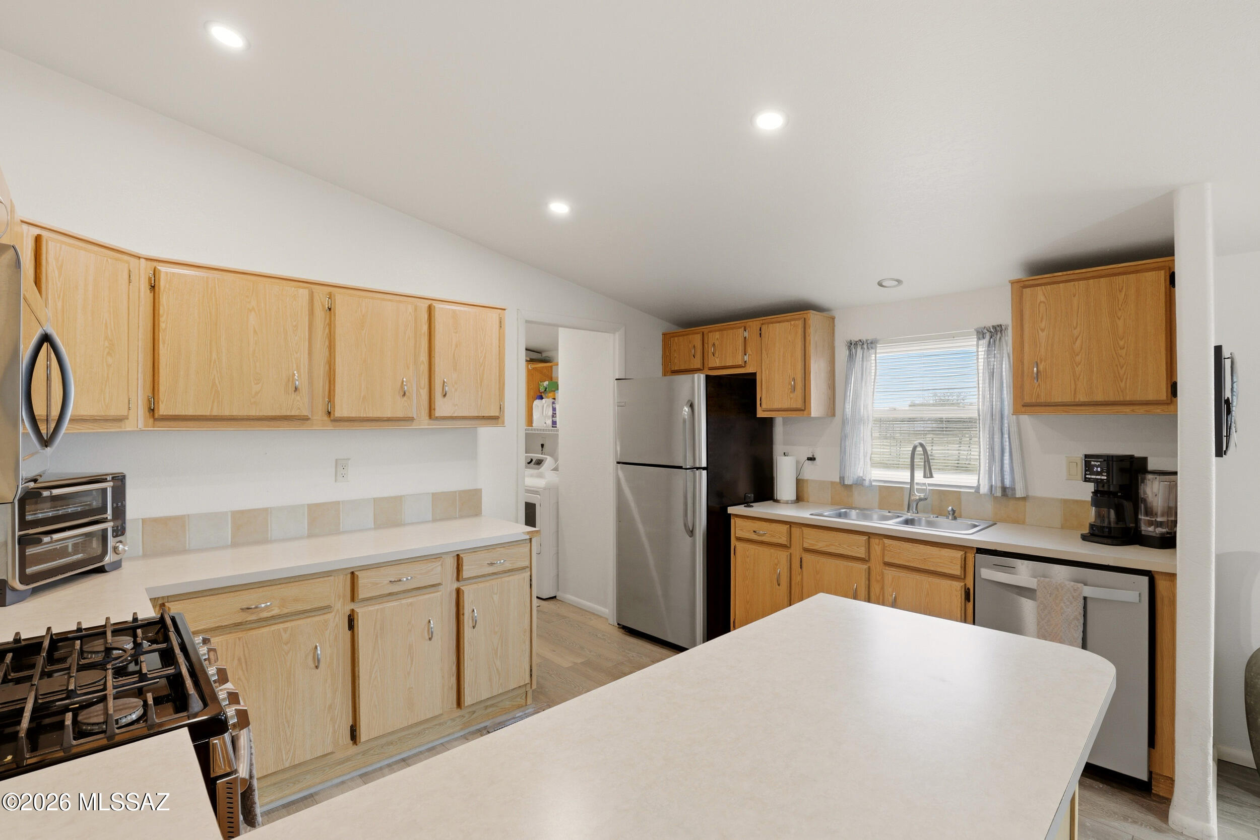 16921 W Placita Dato