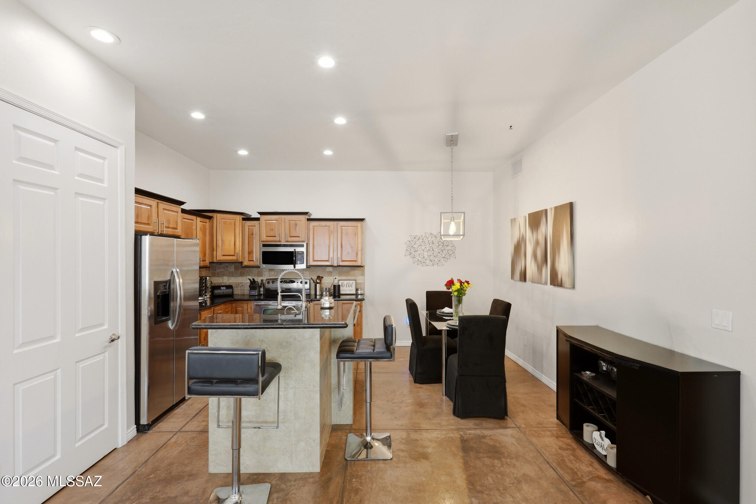 4000 N Flaming Sky Place