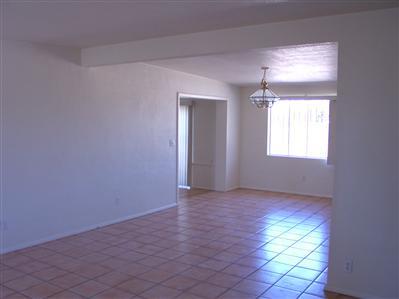 2402 S Calle Yucatan