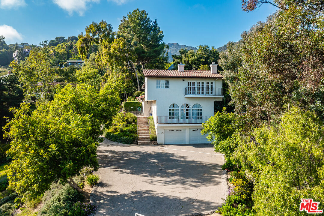 2382 Live Oak Meadows Rd