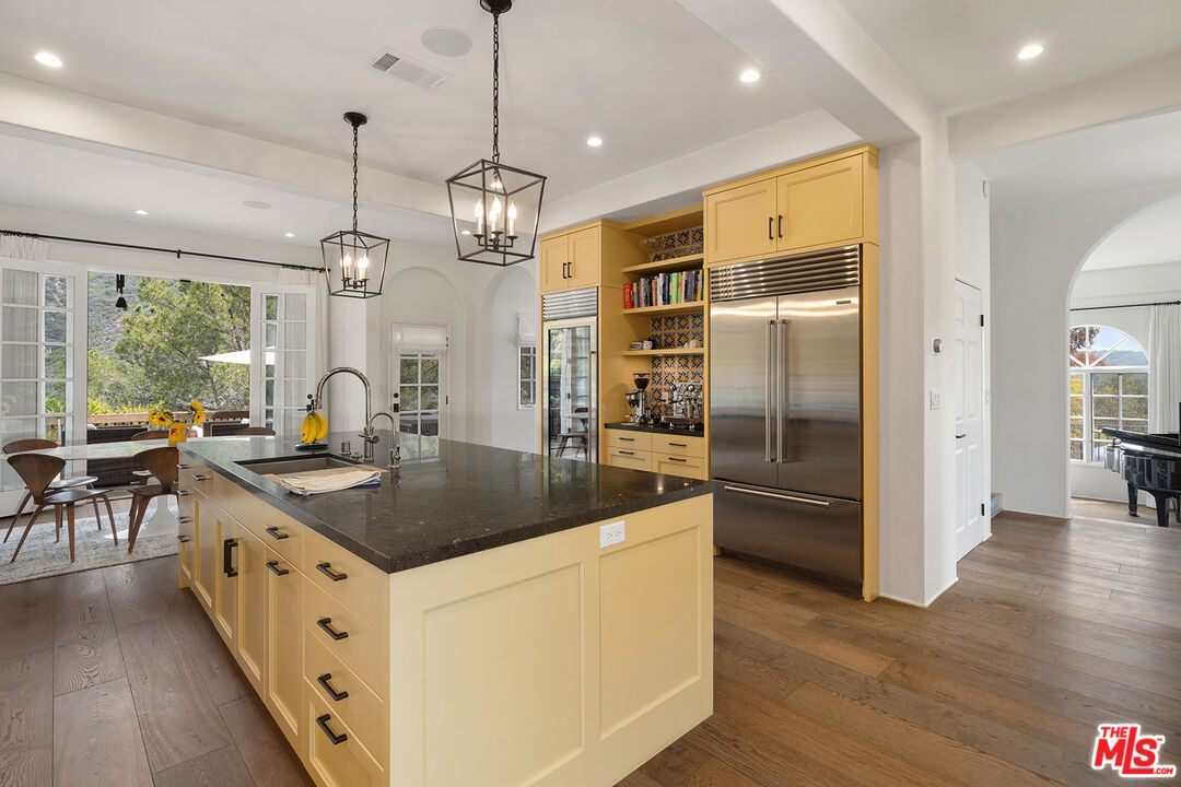 2382 Live Oak Meadows Rd
