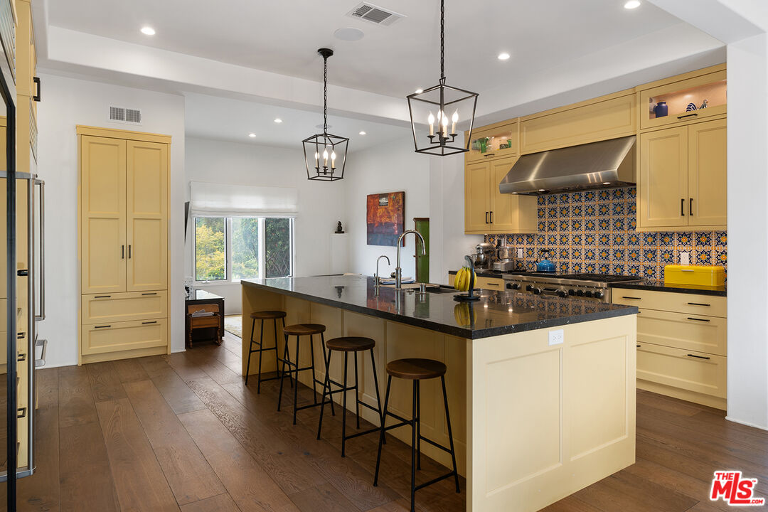 2382 Live Oak Meadows Rd