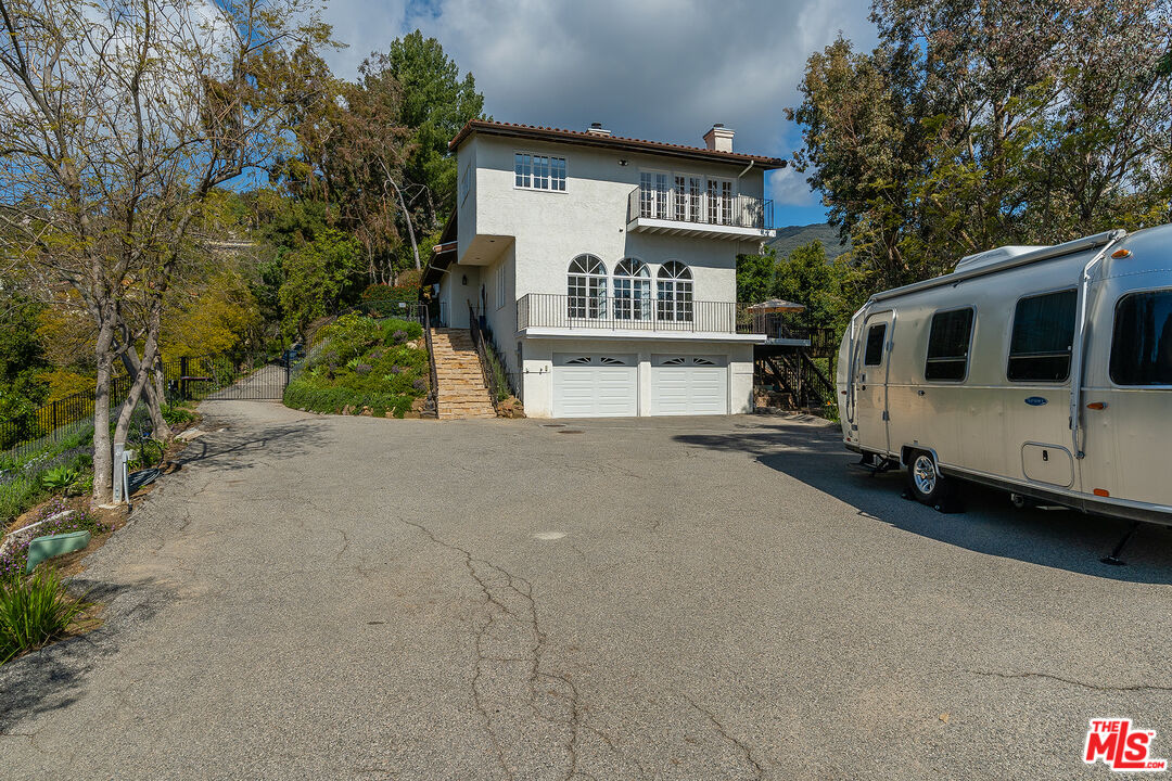 2382 Live Oak Meadows Rd
